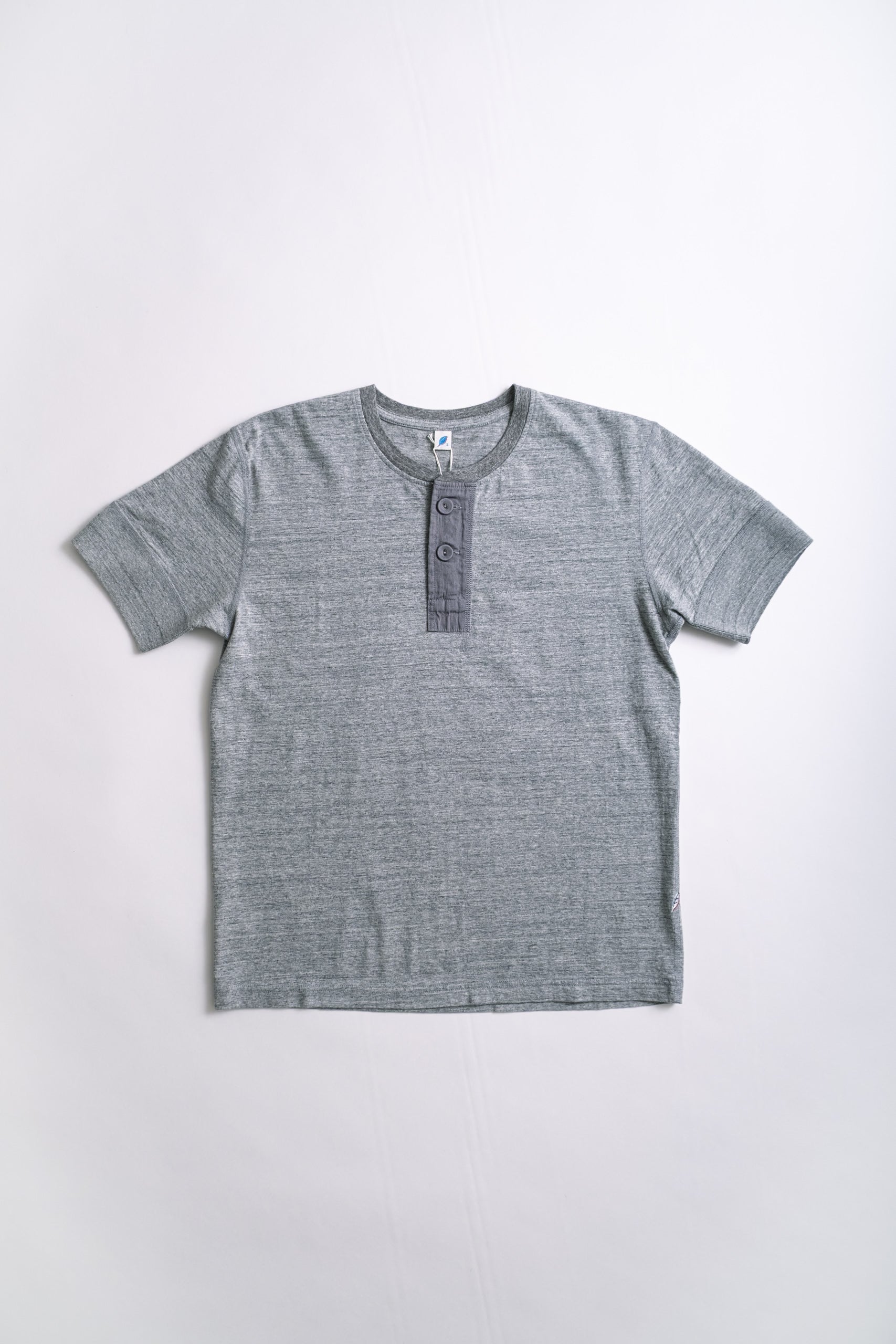 RIB CUFF HENLEY - LT HEATHER GREY