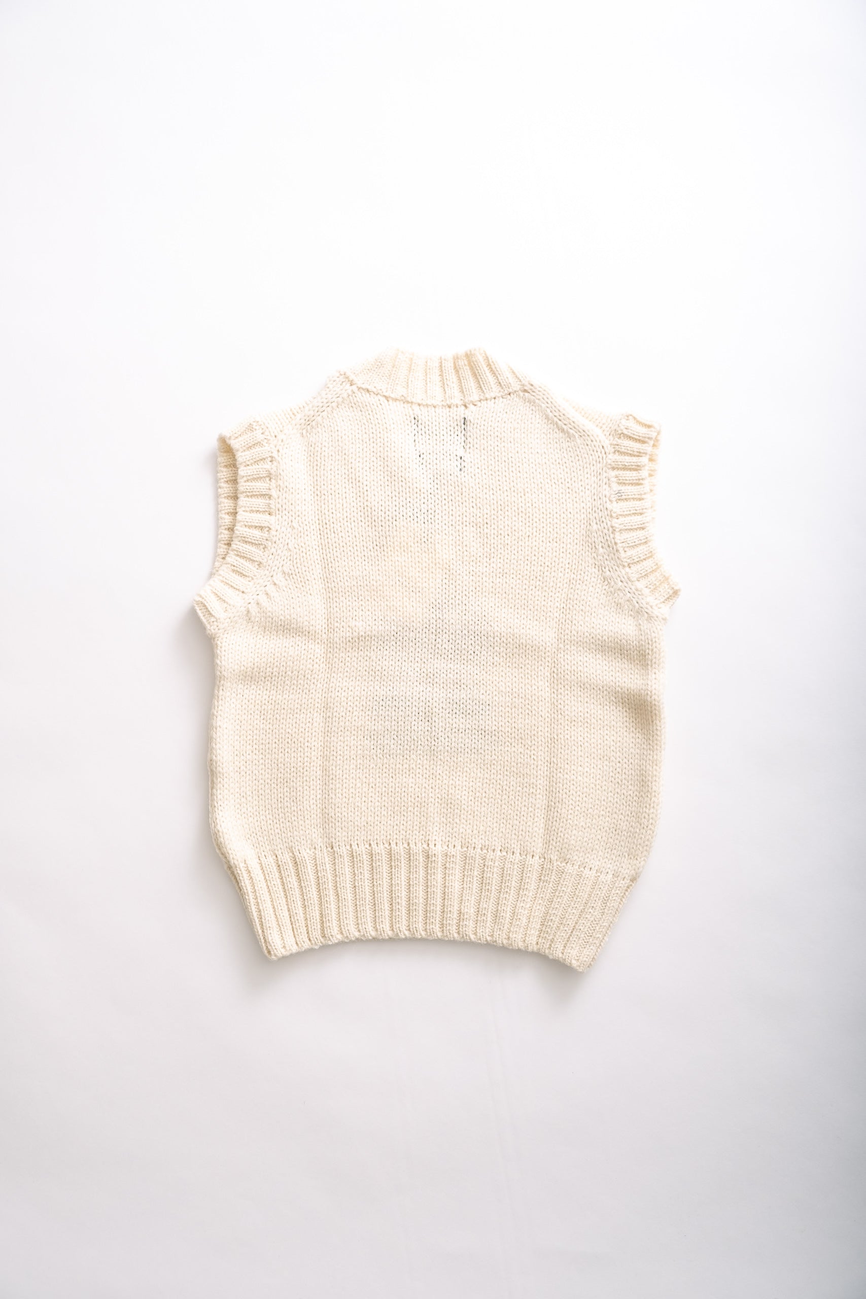 CLOSE TO THE FLOWER - ECRU