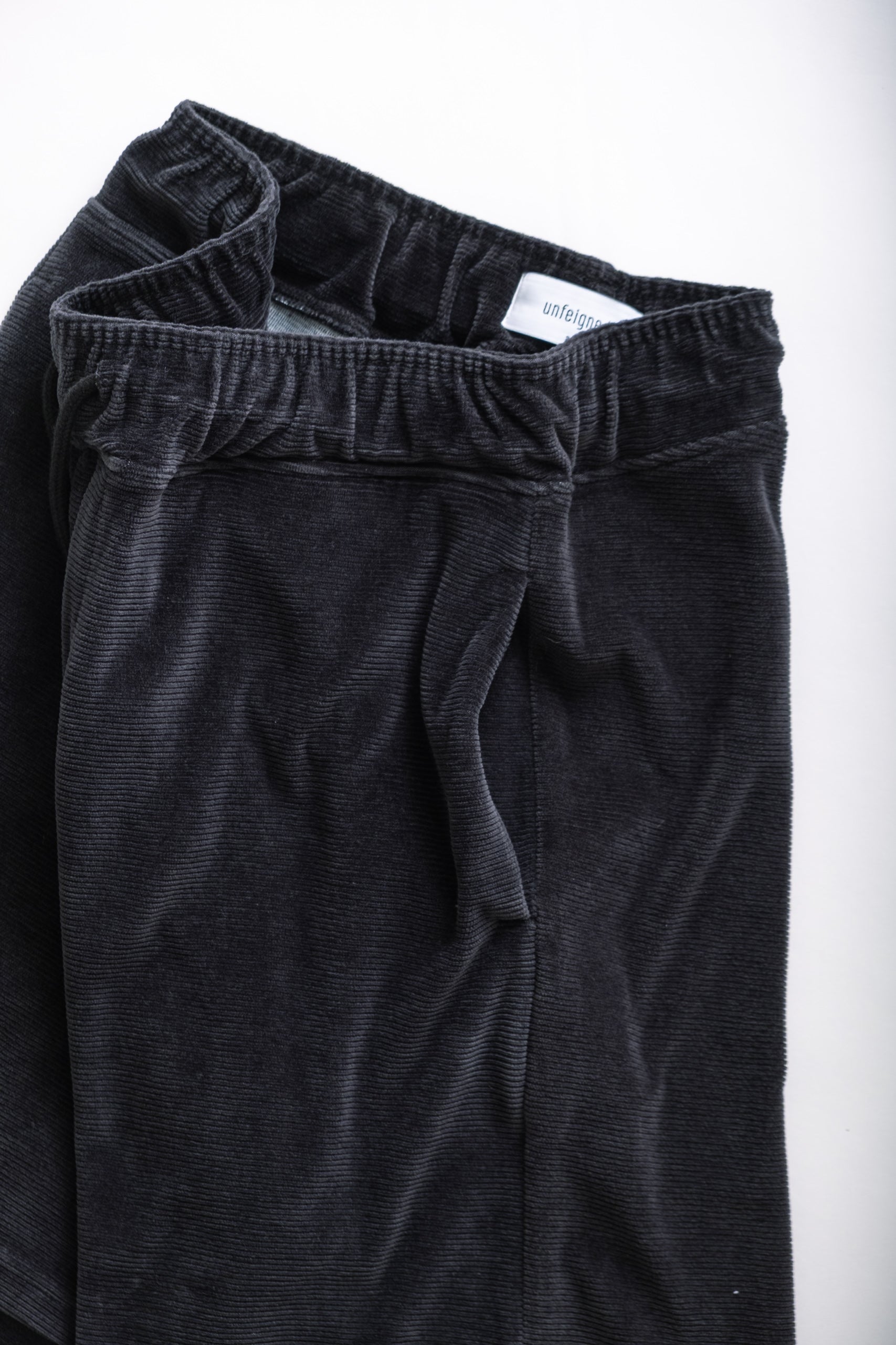 VELOUR SHORT - CAVIARV