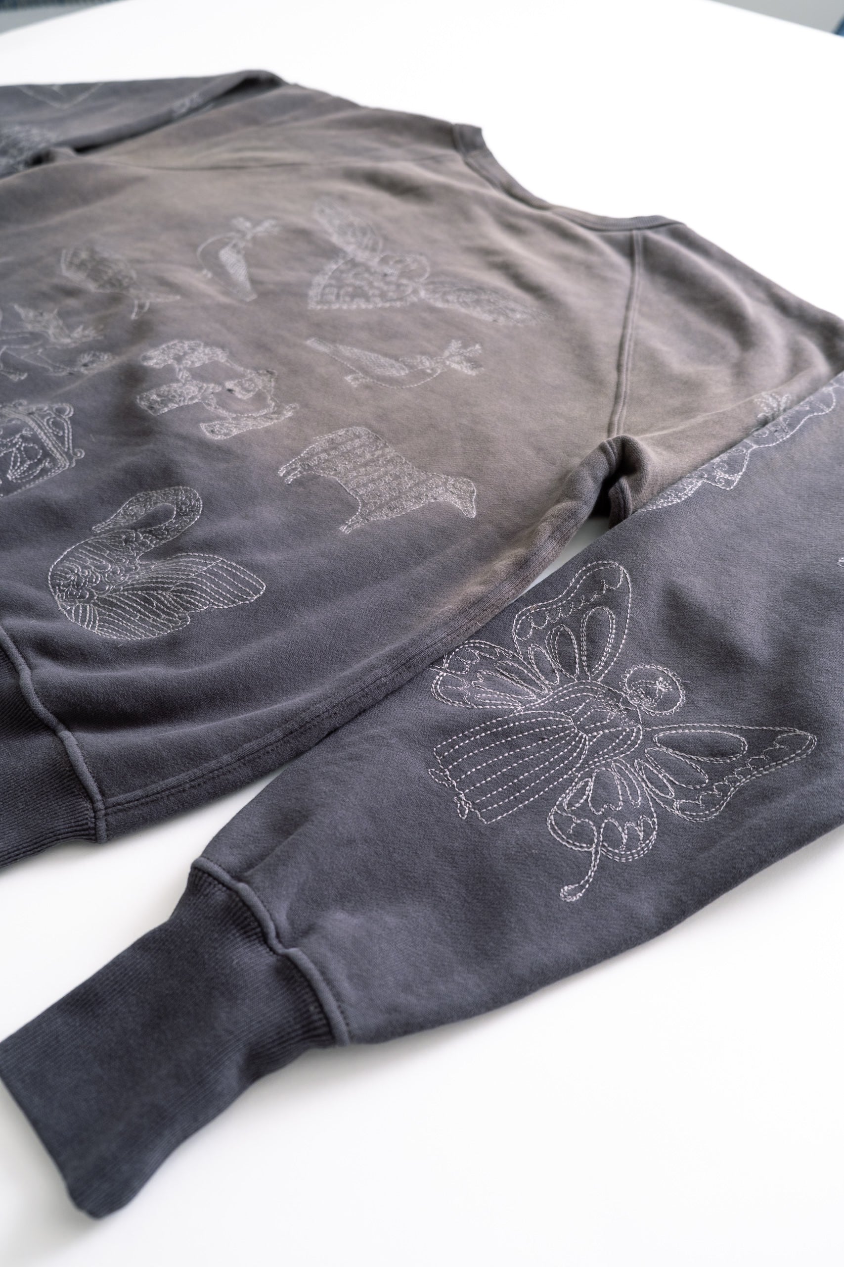 WILSON CREWNECK - CHARCOAL