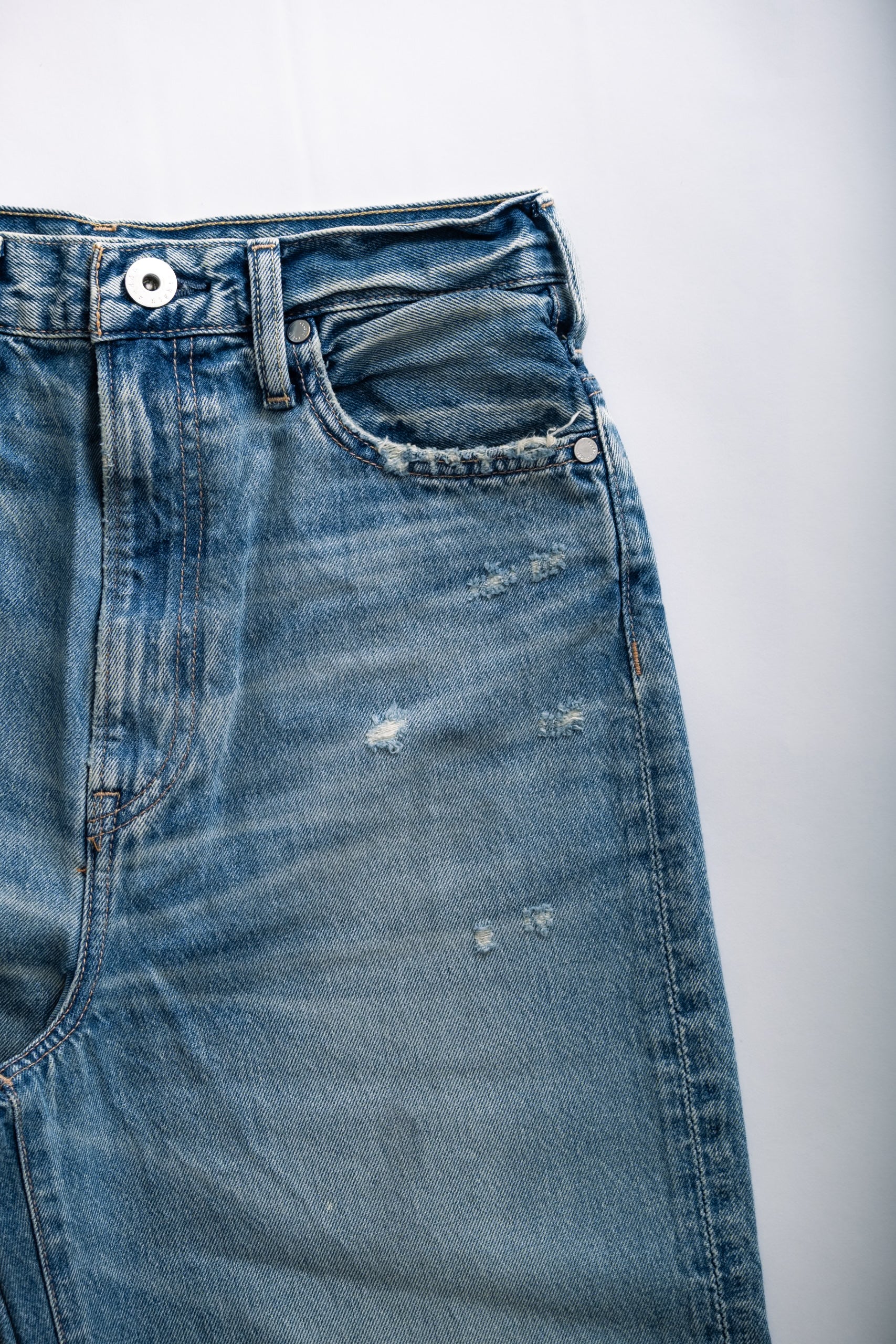 THE NIECE - AGED MID