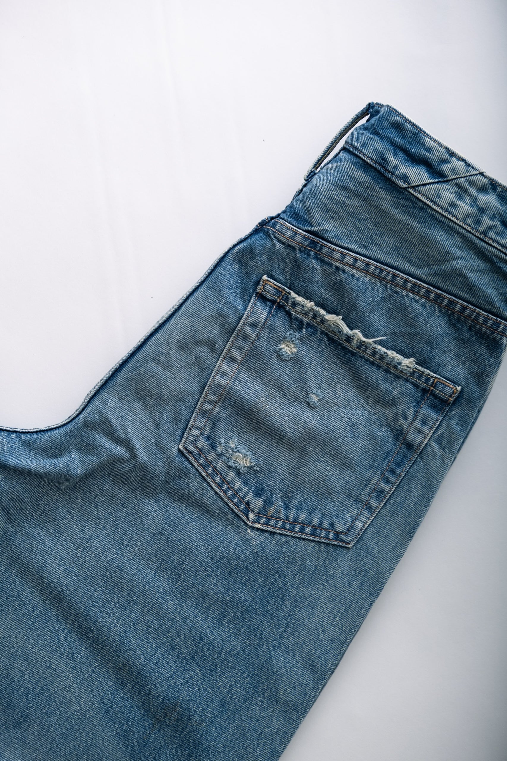 THE NIECE - AGED MID