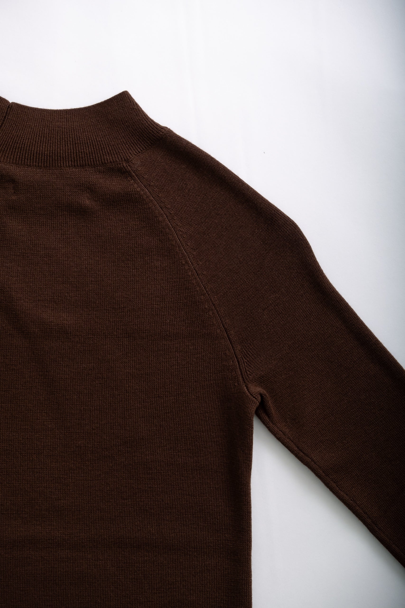 MONUMENT MOCK SWEATER - BROWN