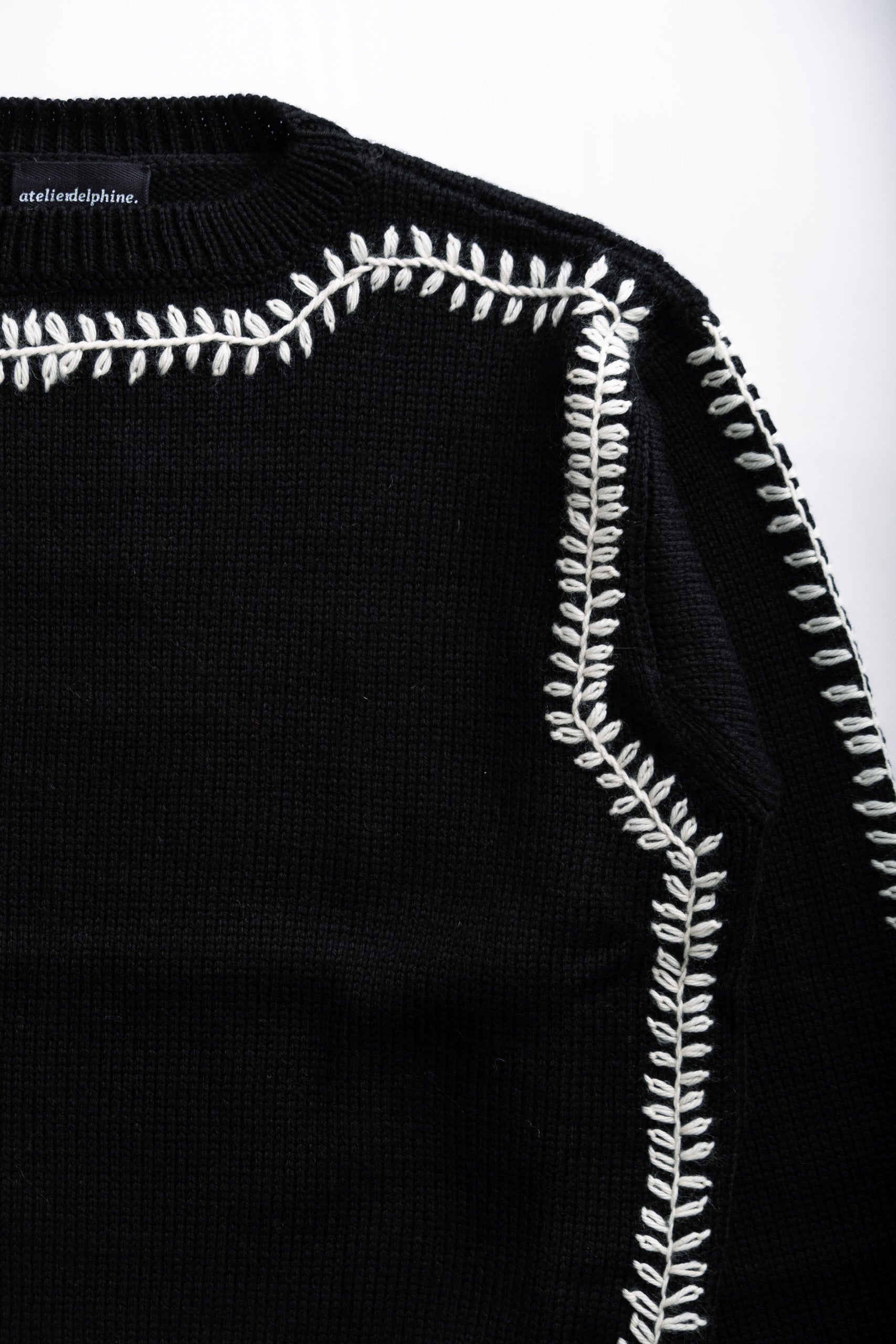 SLOUCHY SWEATER - EMBROIDERED BLK