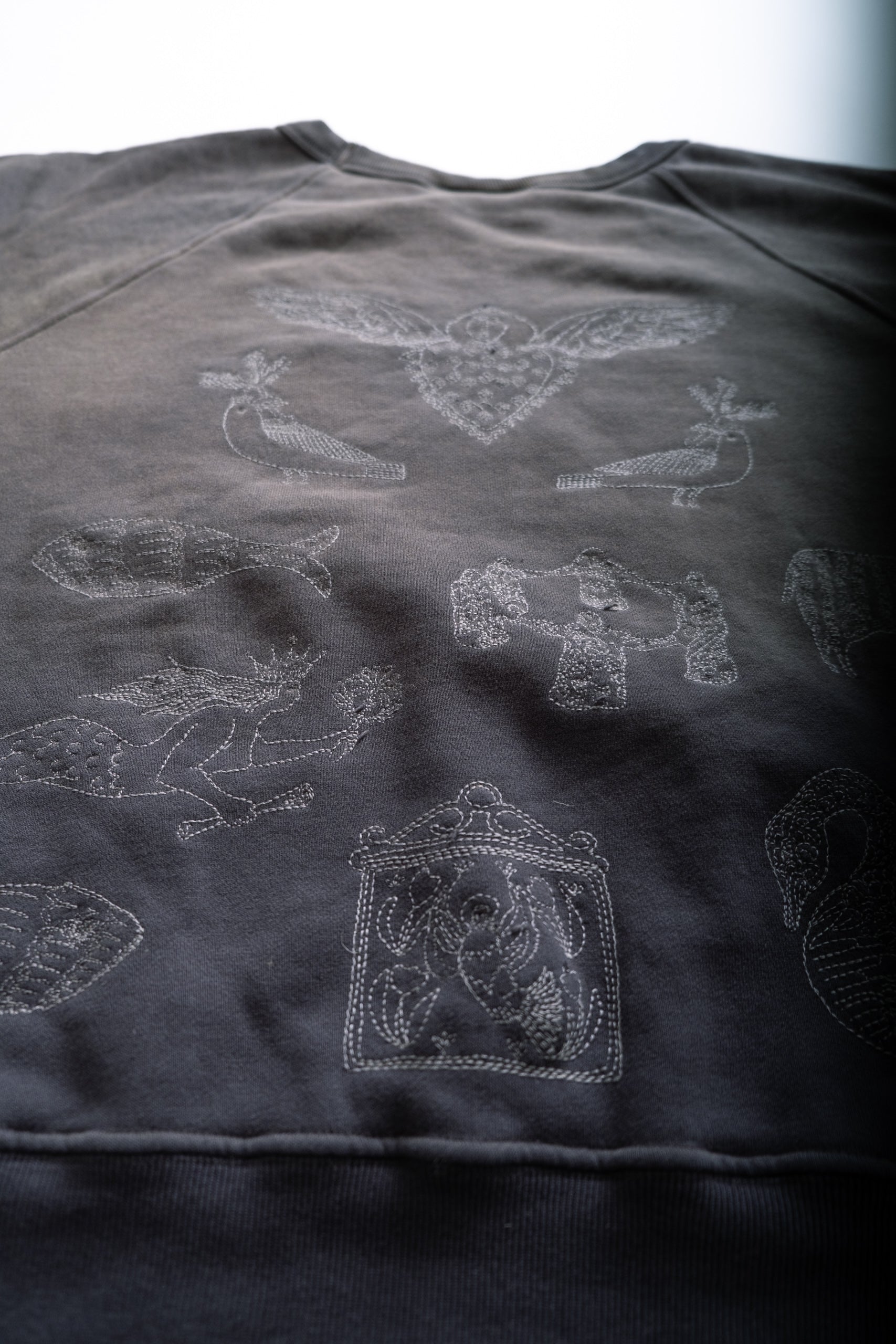 WILSON CREWNECK - CHARCOAL