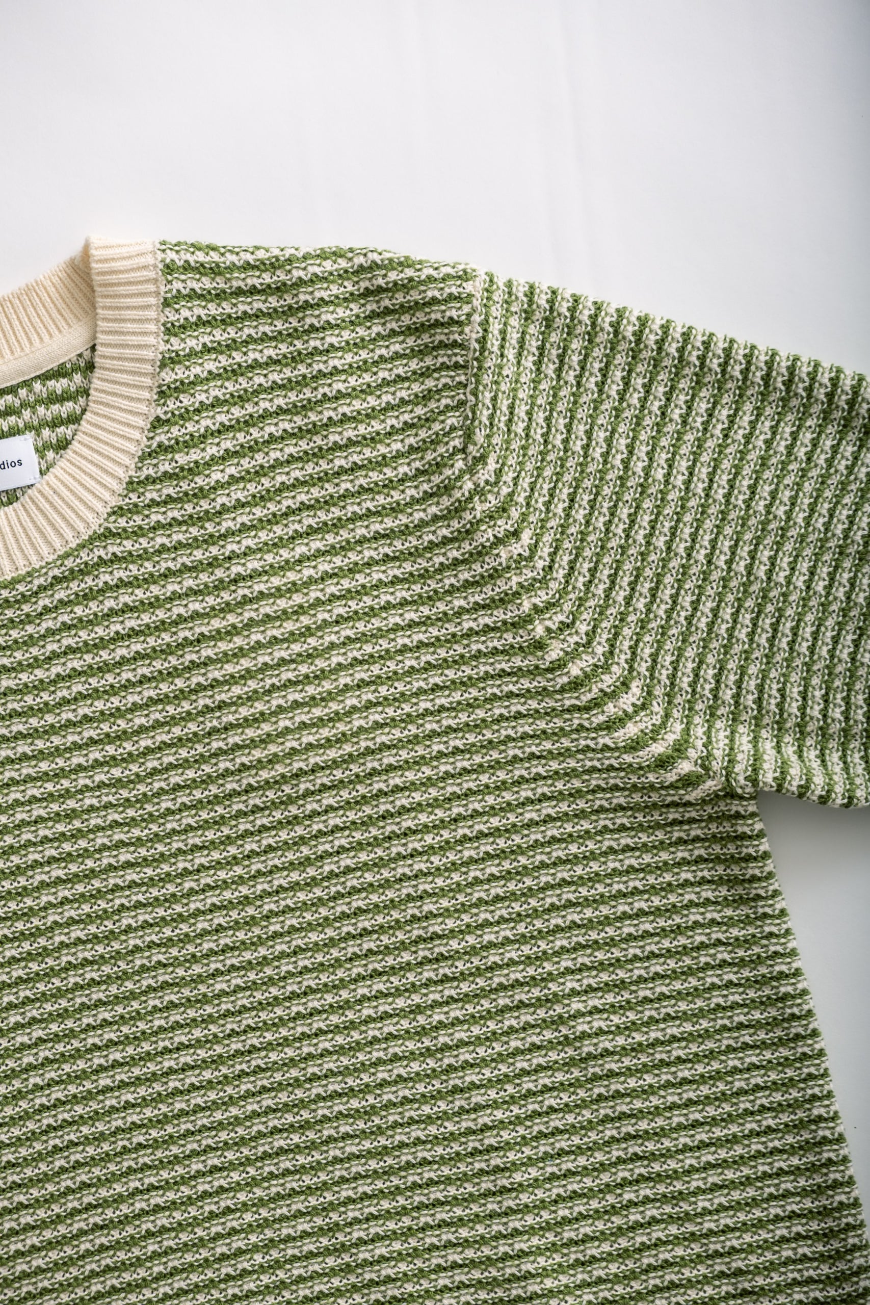 KNITTED TSHIRT - PLAIN GREEN
