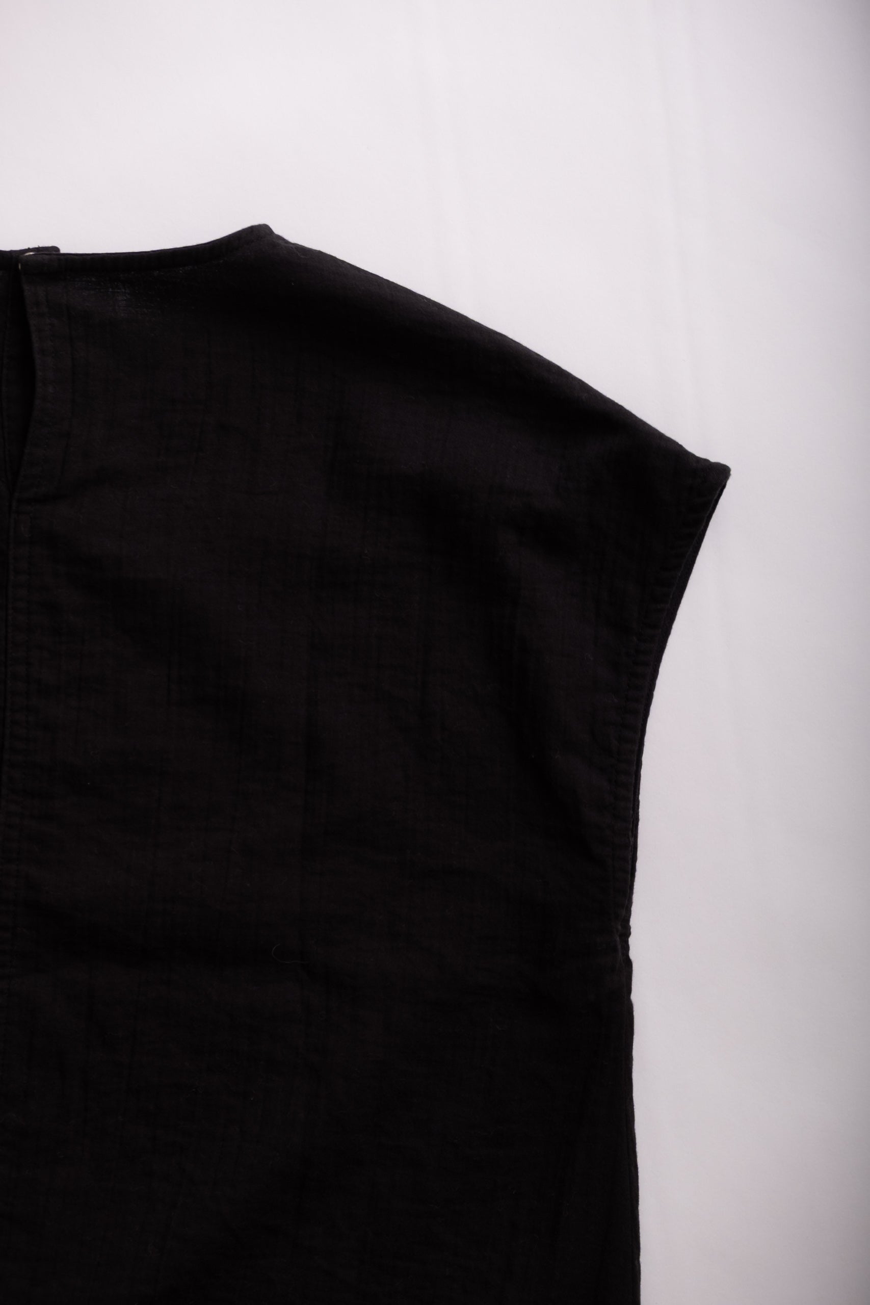 SLIP ON BLOUSE CAP SLEEVE - BLACK