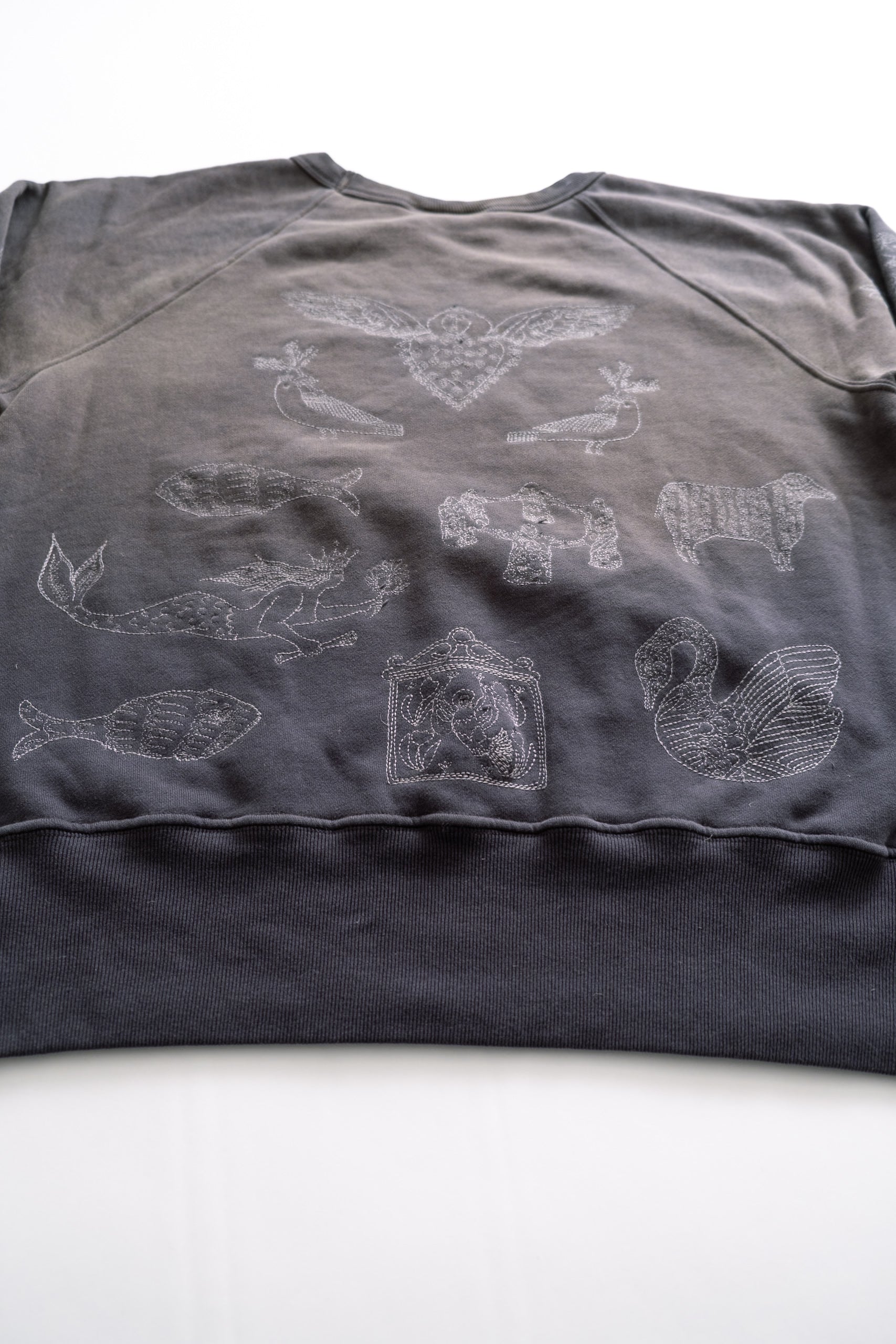 WILSON CREWNECK - CHARCOAL