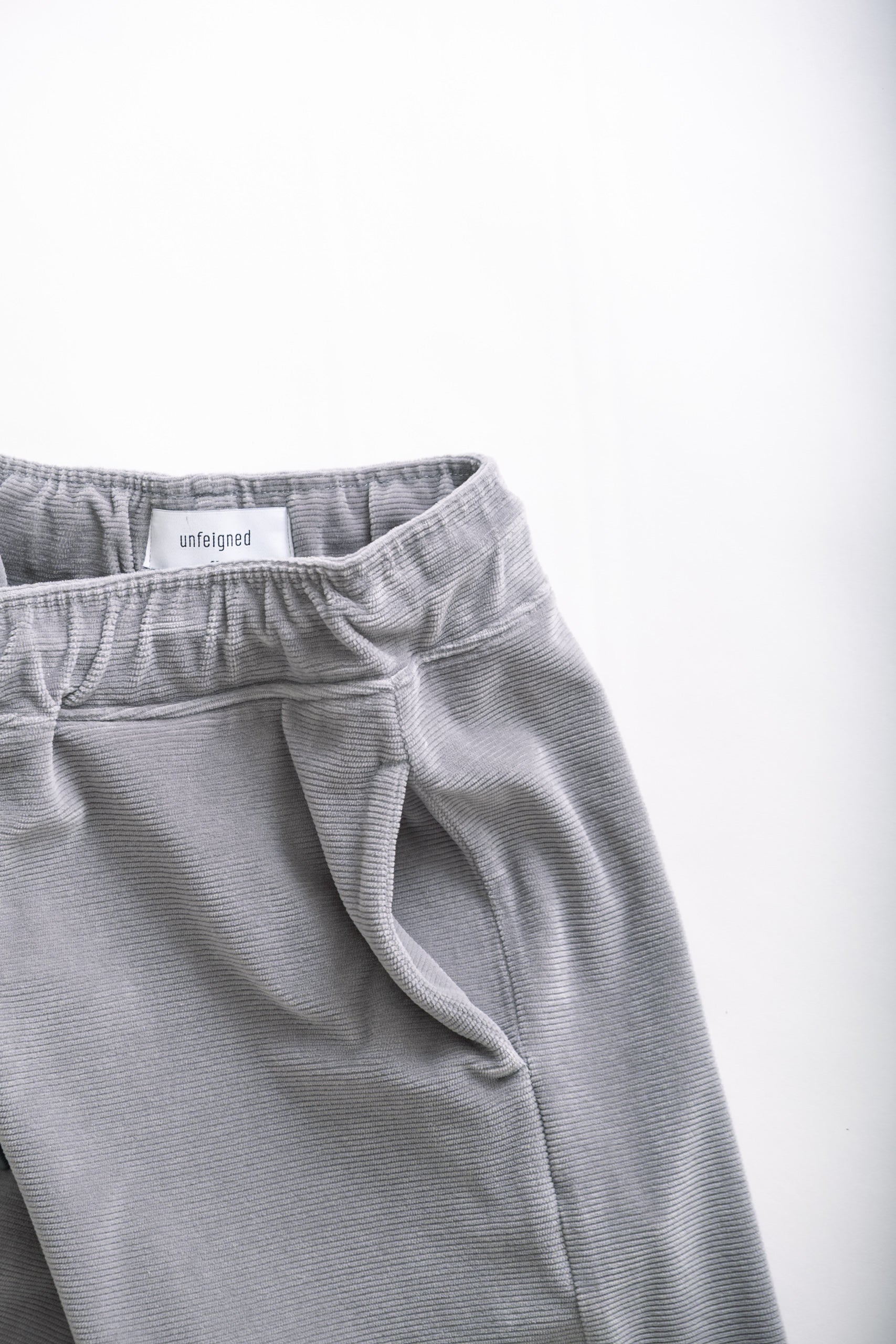 VELOUR SHORT - GARGOYLE