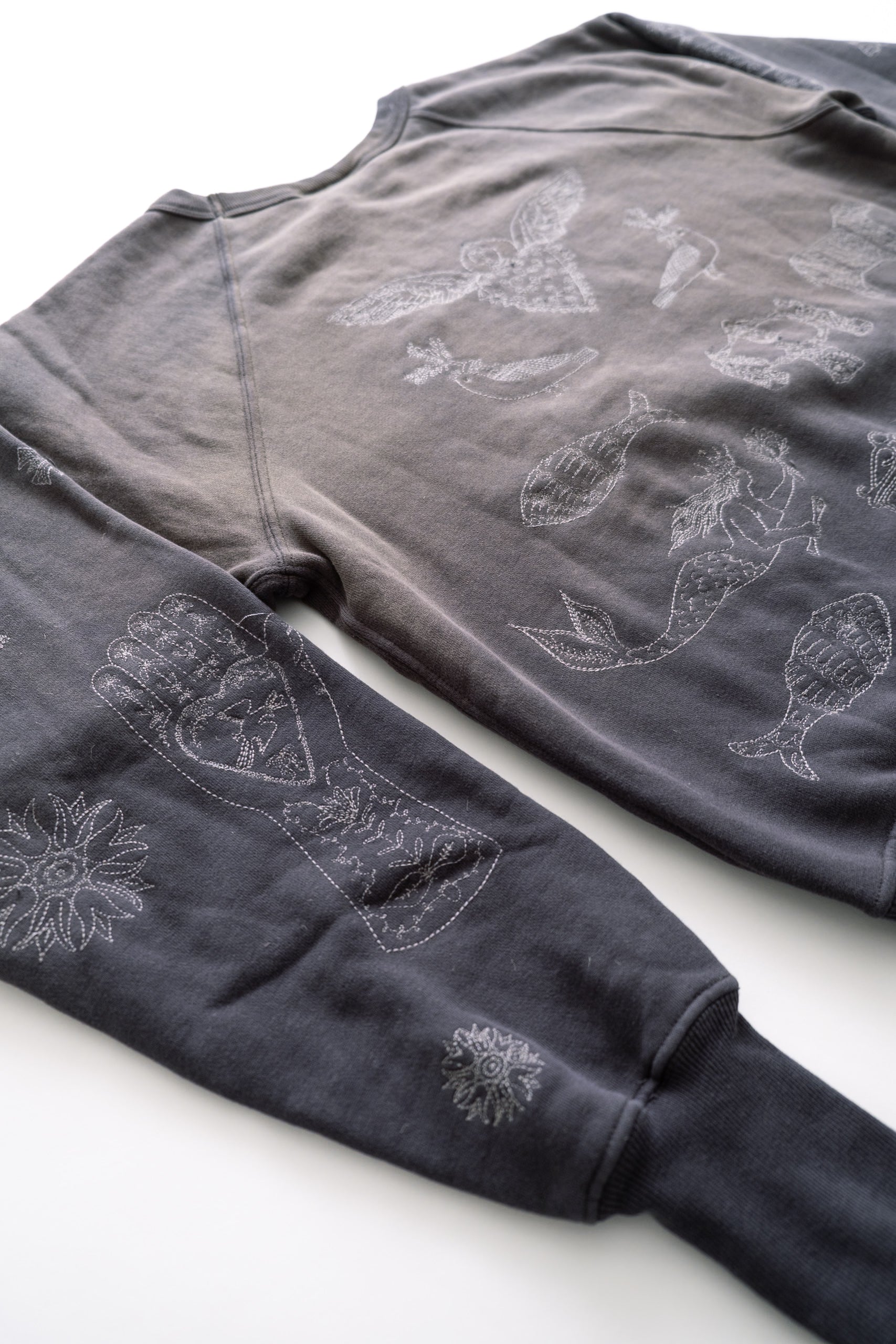 WILSON CREWNECK - CHARCOAL