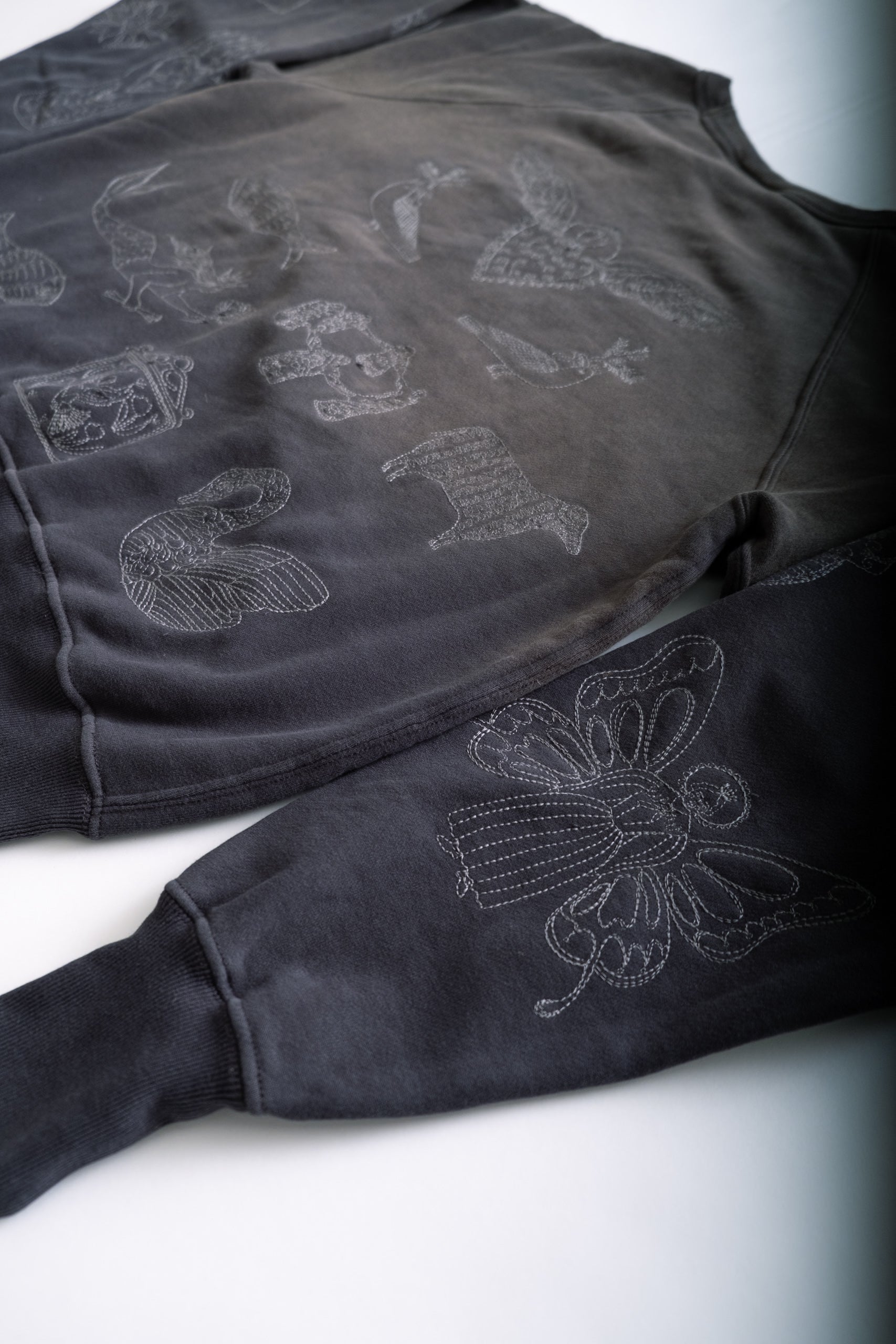 WILSON CREWNECK - CHARCOAL