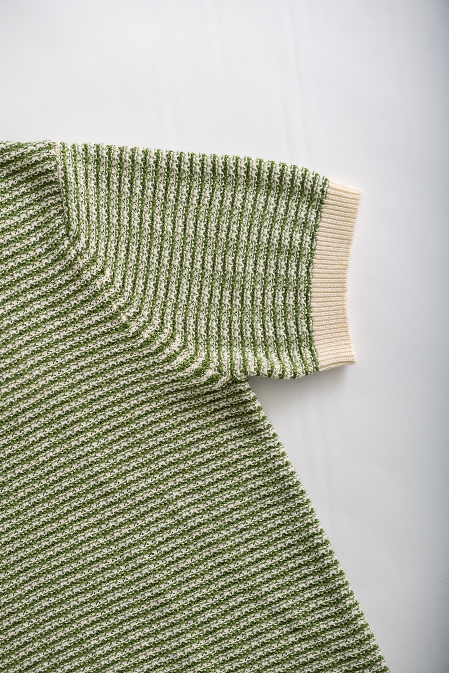 KNITTED TSHIRT - PLAIN GREEN