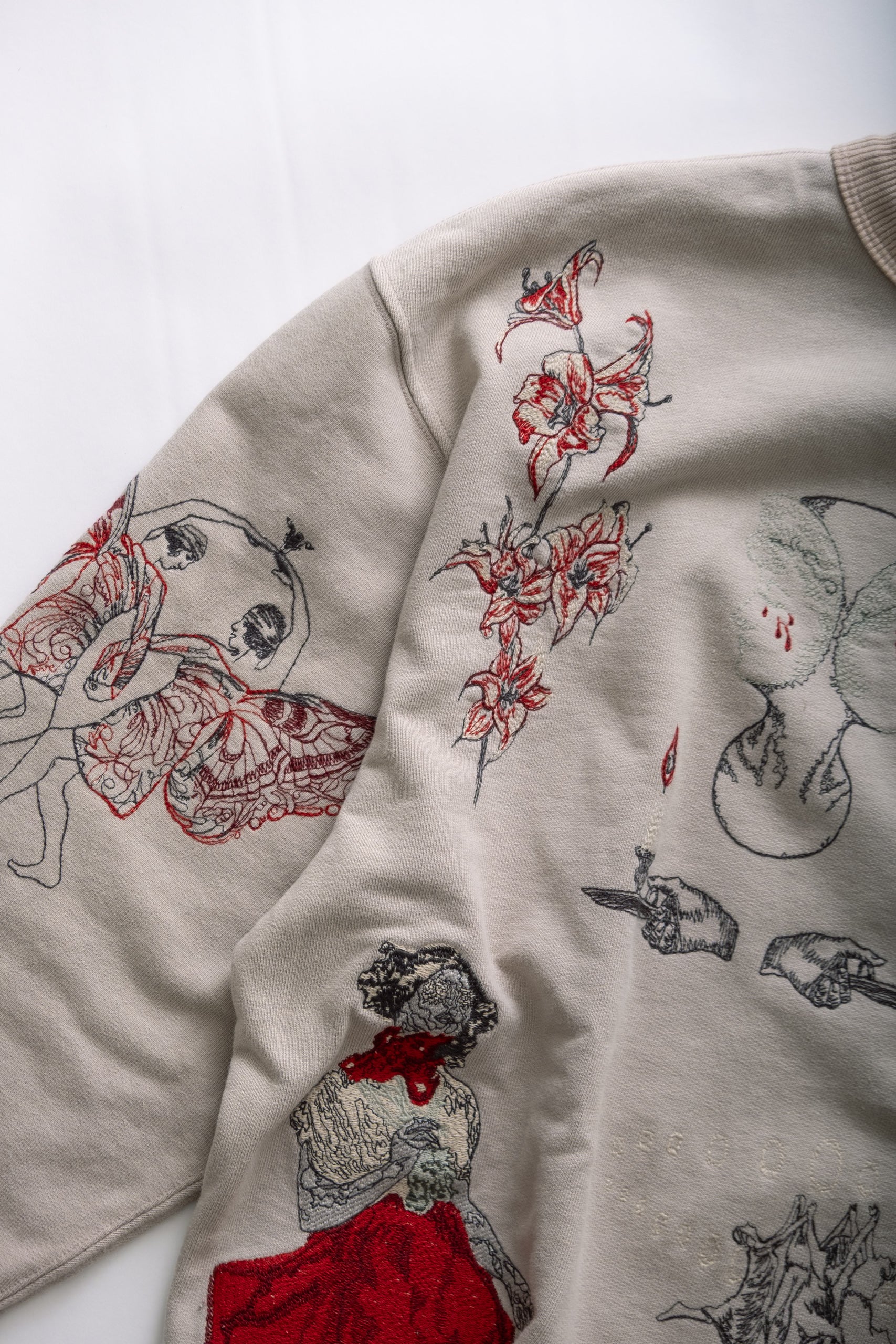 NEW RITUALS CREWNECK