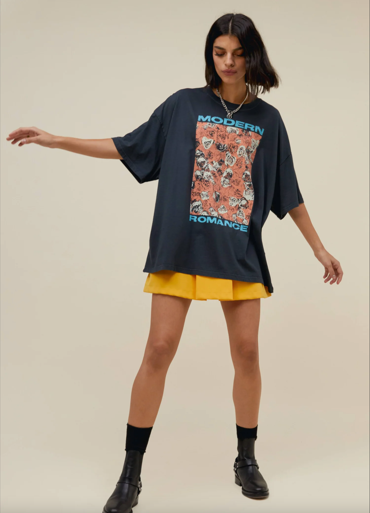 MODERN ROMANCE - VINTAGE BLACK