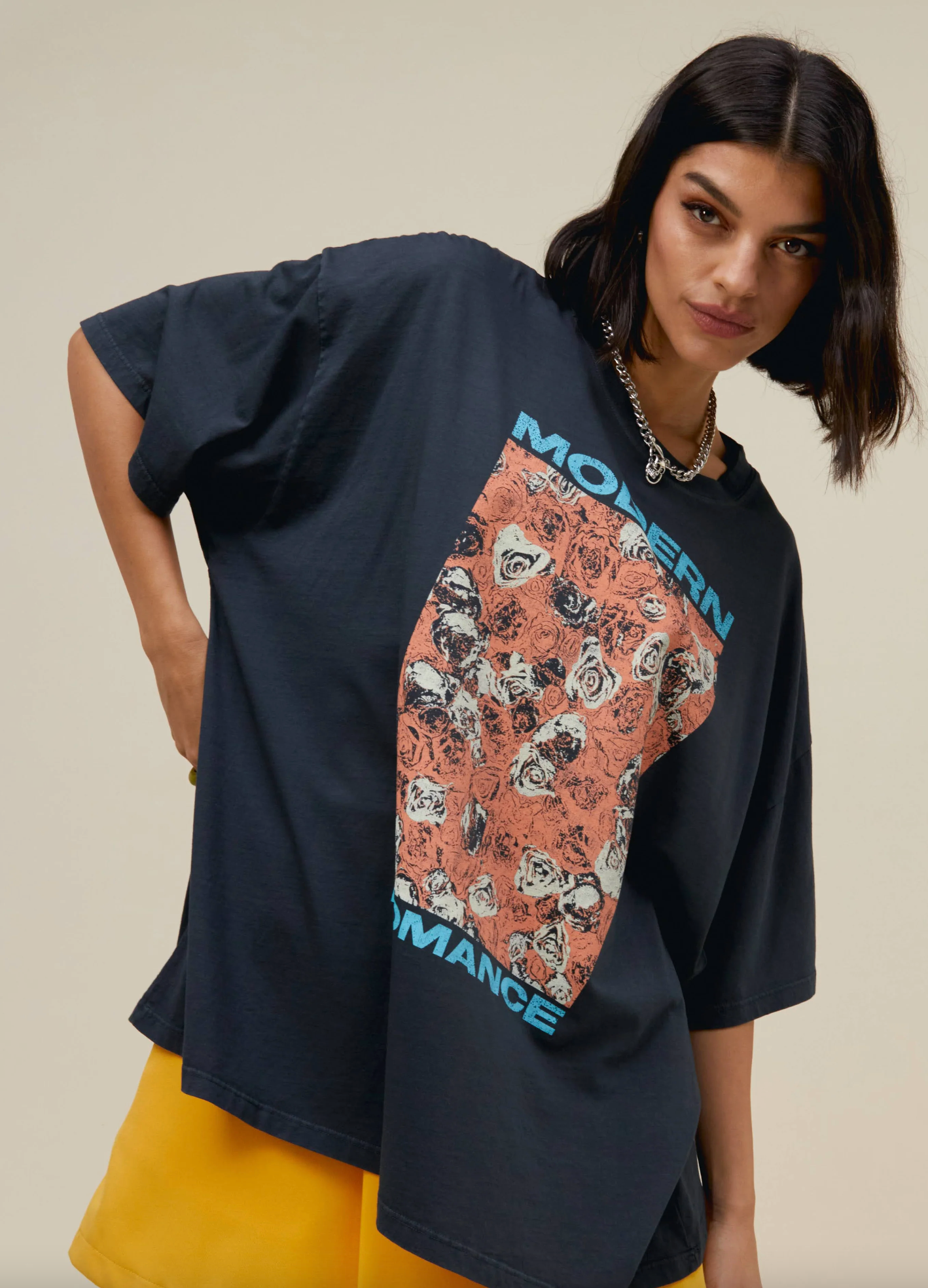 MODERN ROMANCE - VINTAGE BLACK