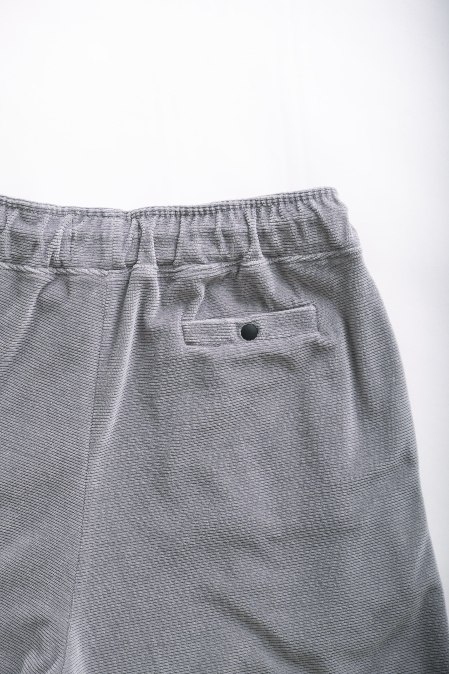 VELOUR SHORT - GARGOYLE