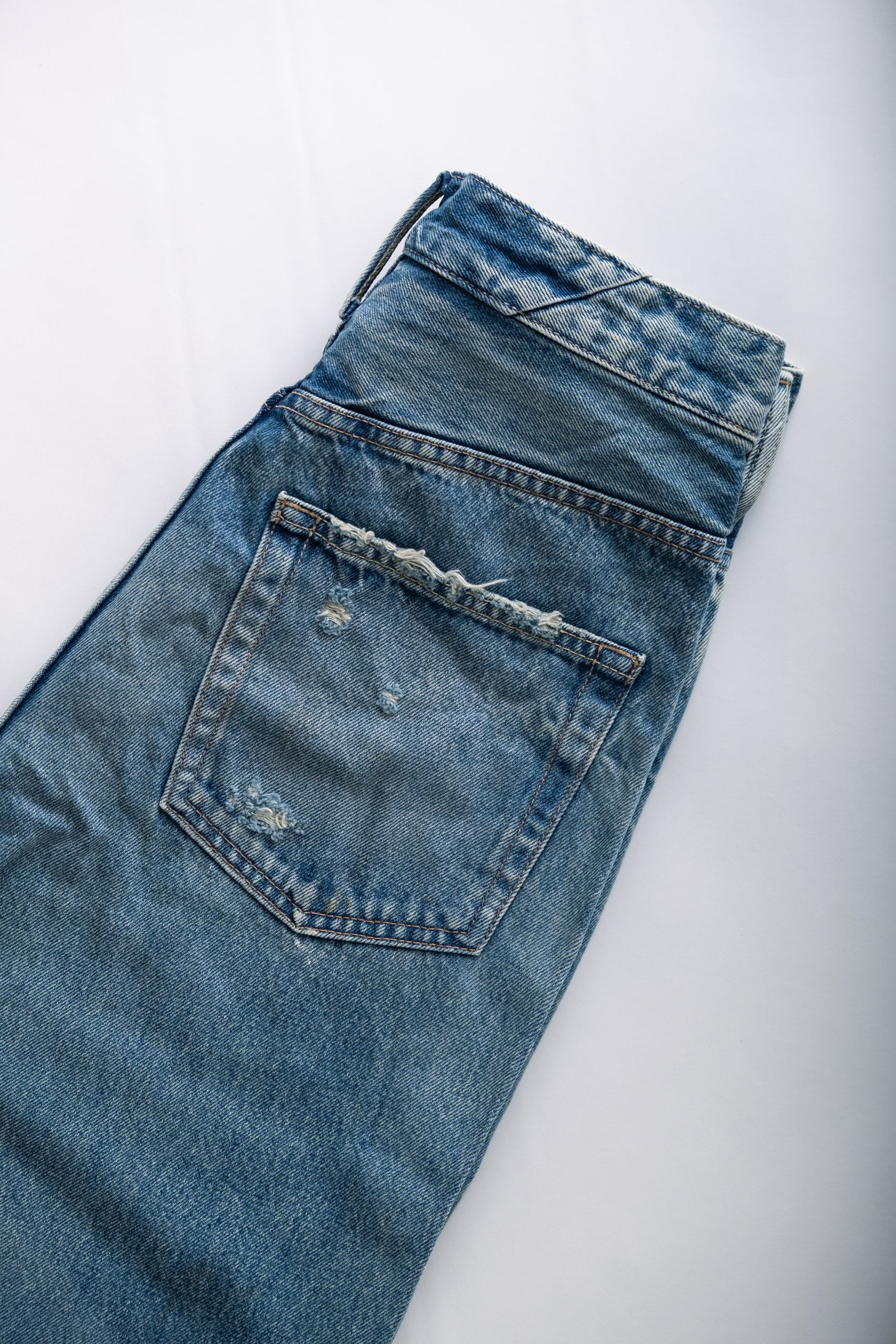 THE NIECE - AGED MID