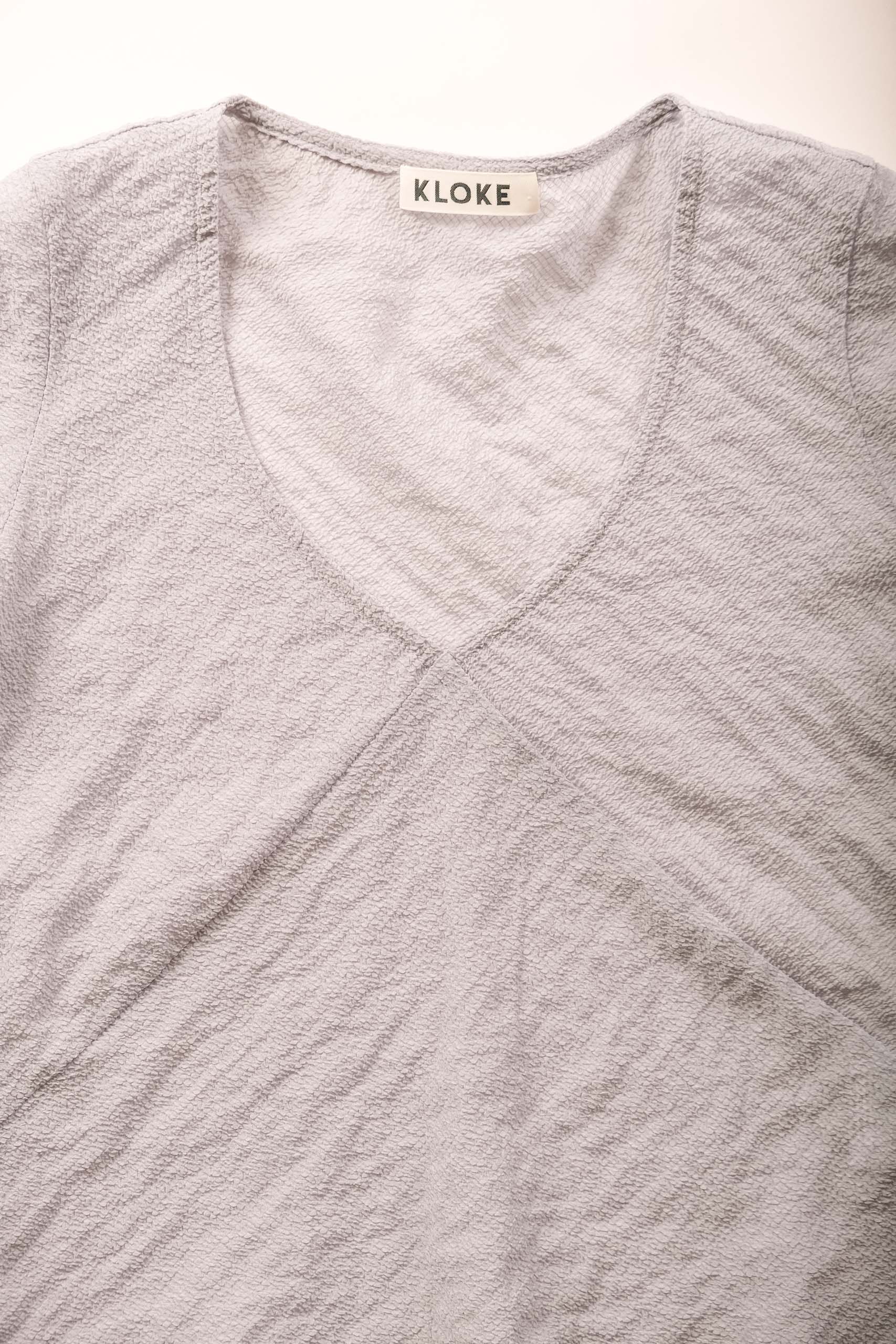 CENTERED V NECK - PALE BLUE