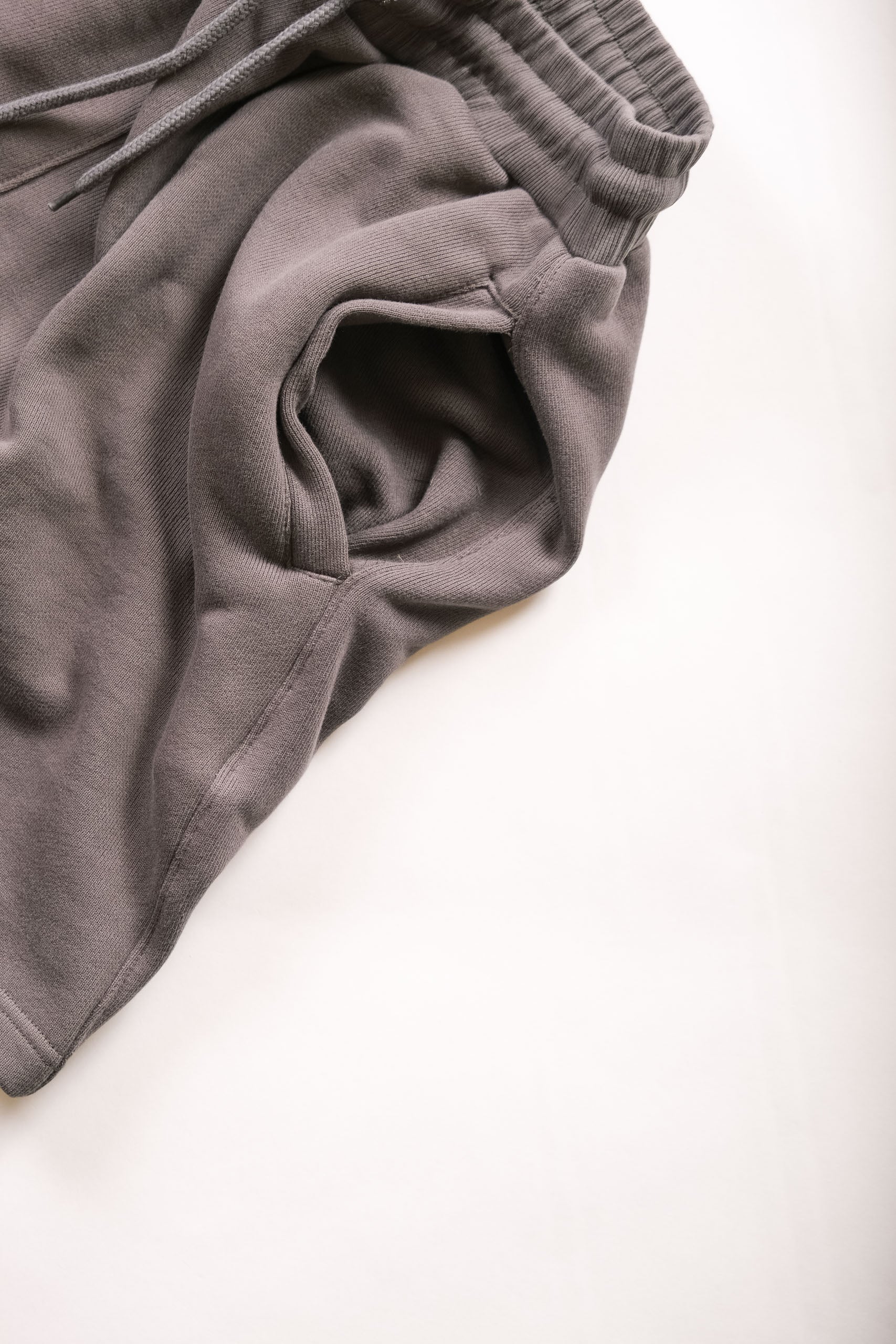 LOOPBACK SHORT - WASHED BLACK