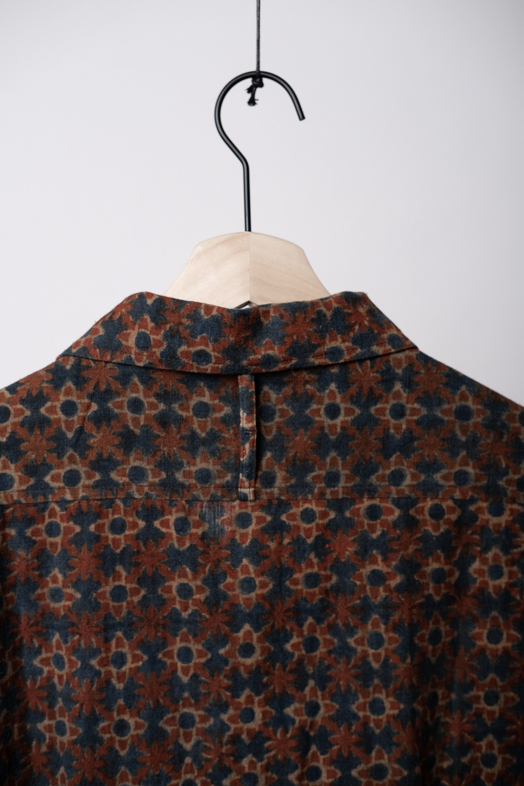 KHUSHI CAMP SHIRT - RUST FLORAL BLOCK