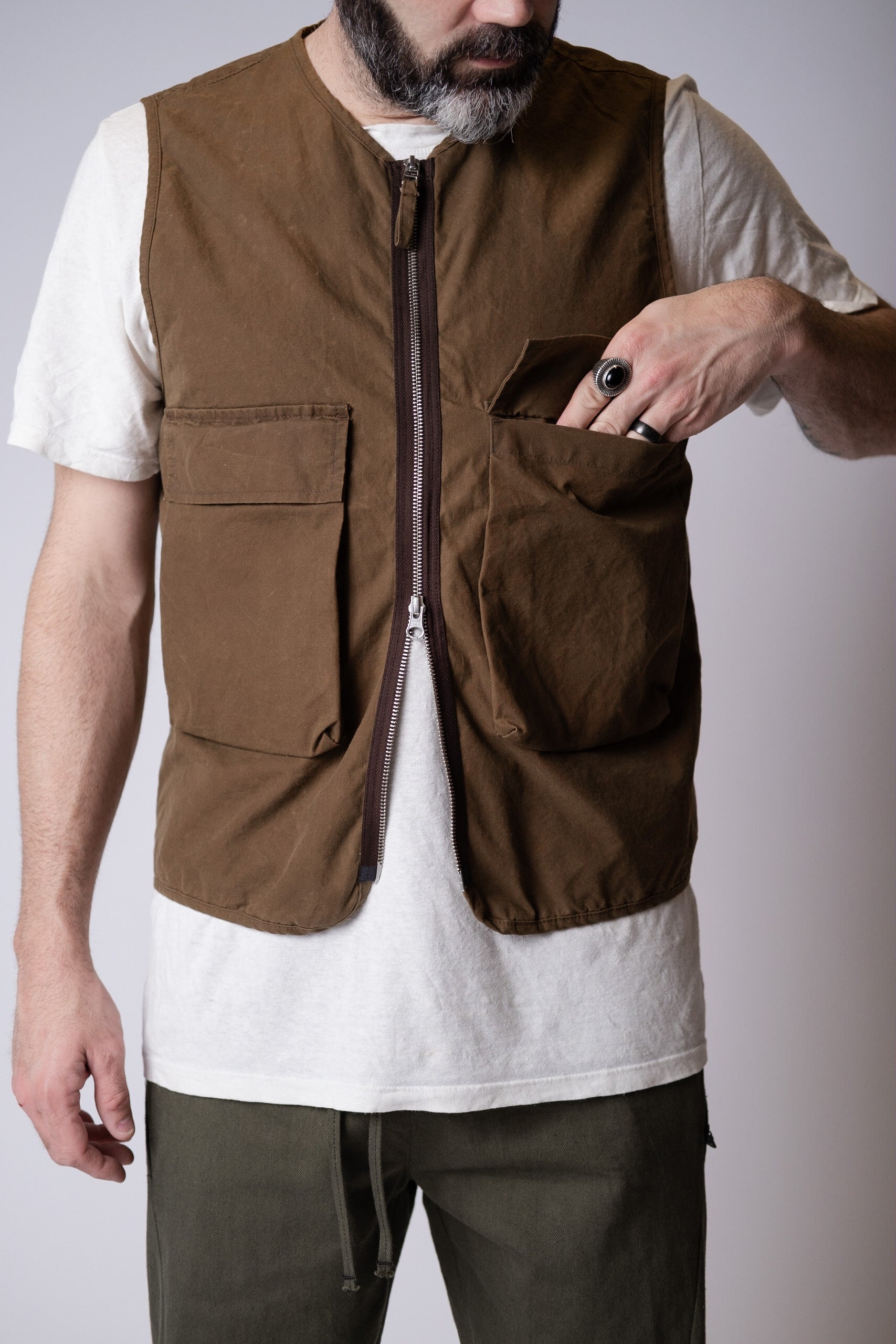 HANGOUT GILET - WAX SAND
