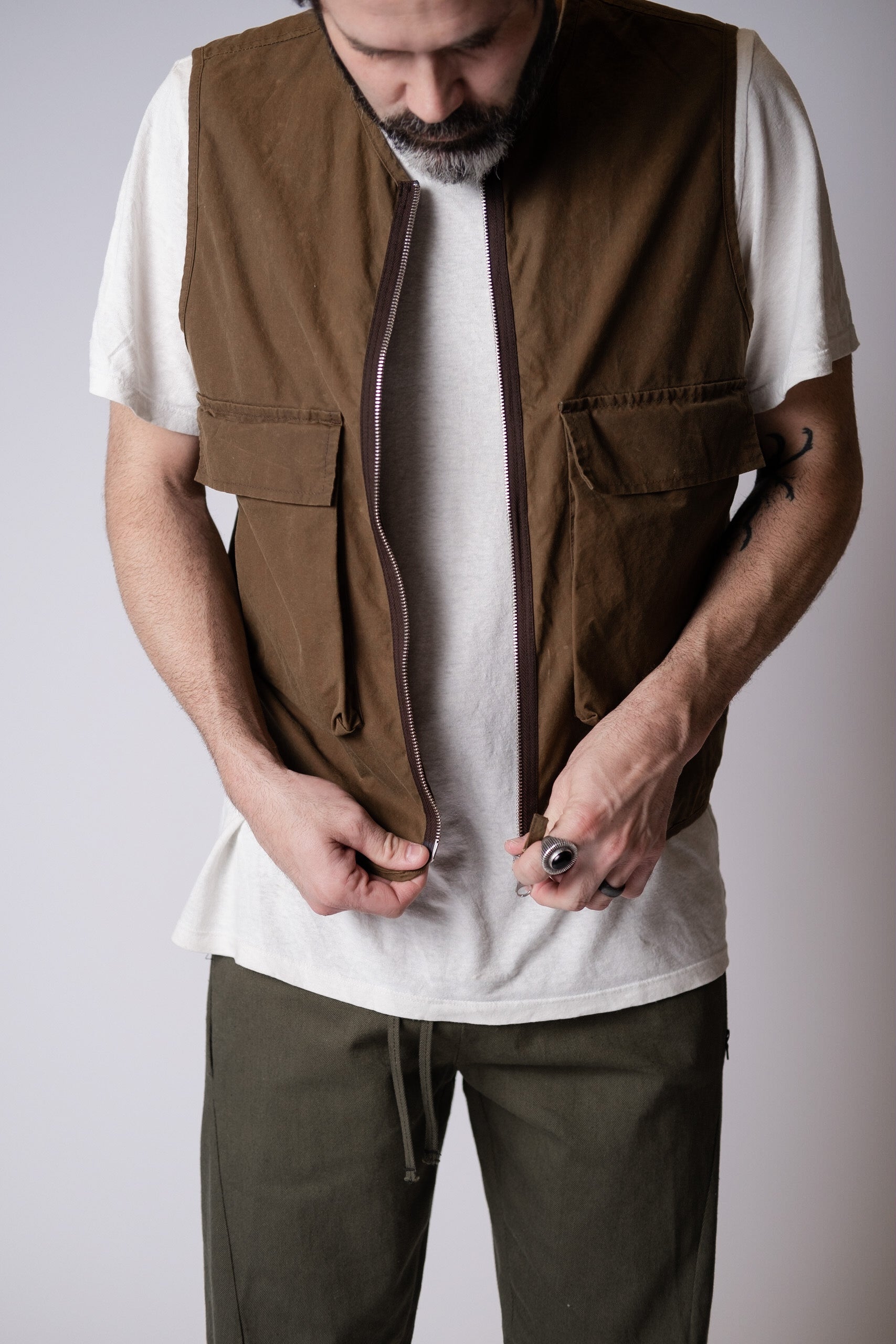 HANGOUT GILET - WAX SAND