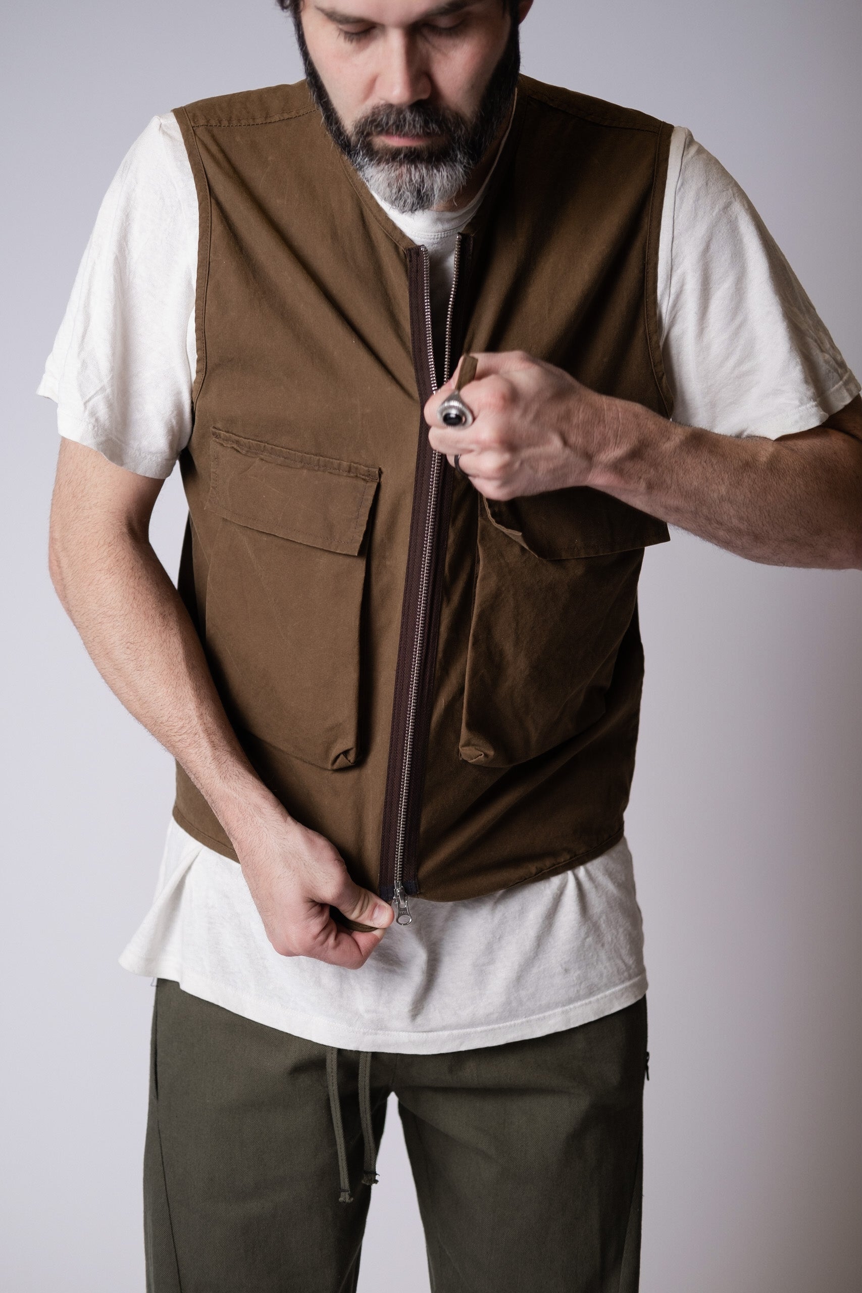 HANGOUT GILET - WAX SAND