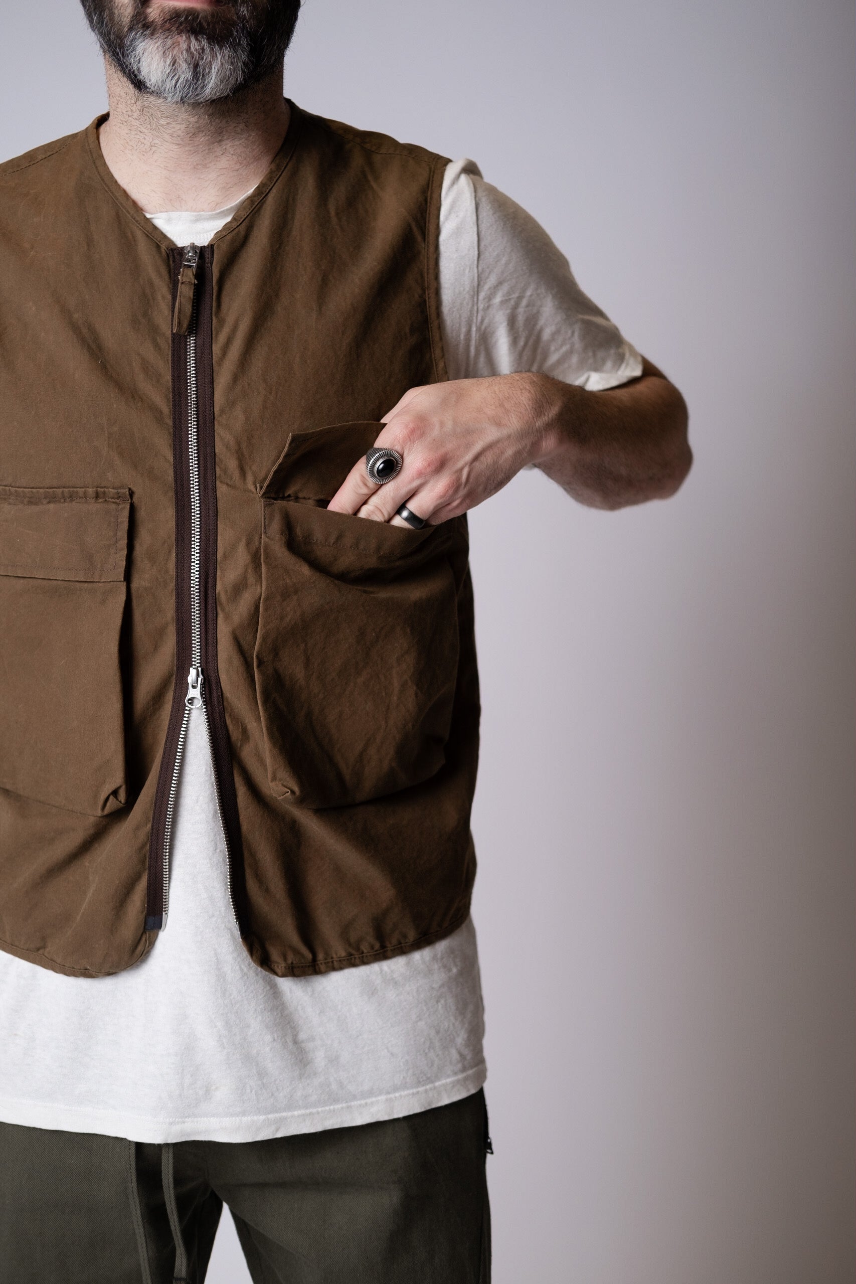 HANGOUT GILET - WAX SAND