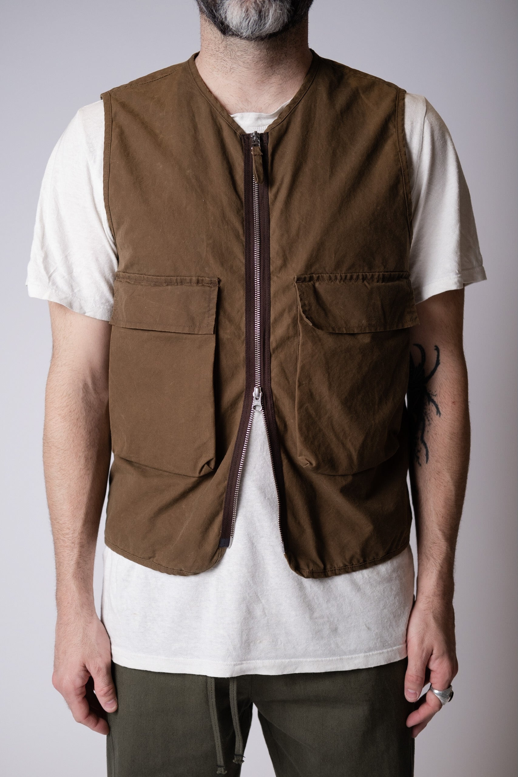 HANGOUT GILET - WAX SAND