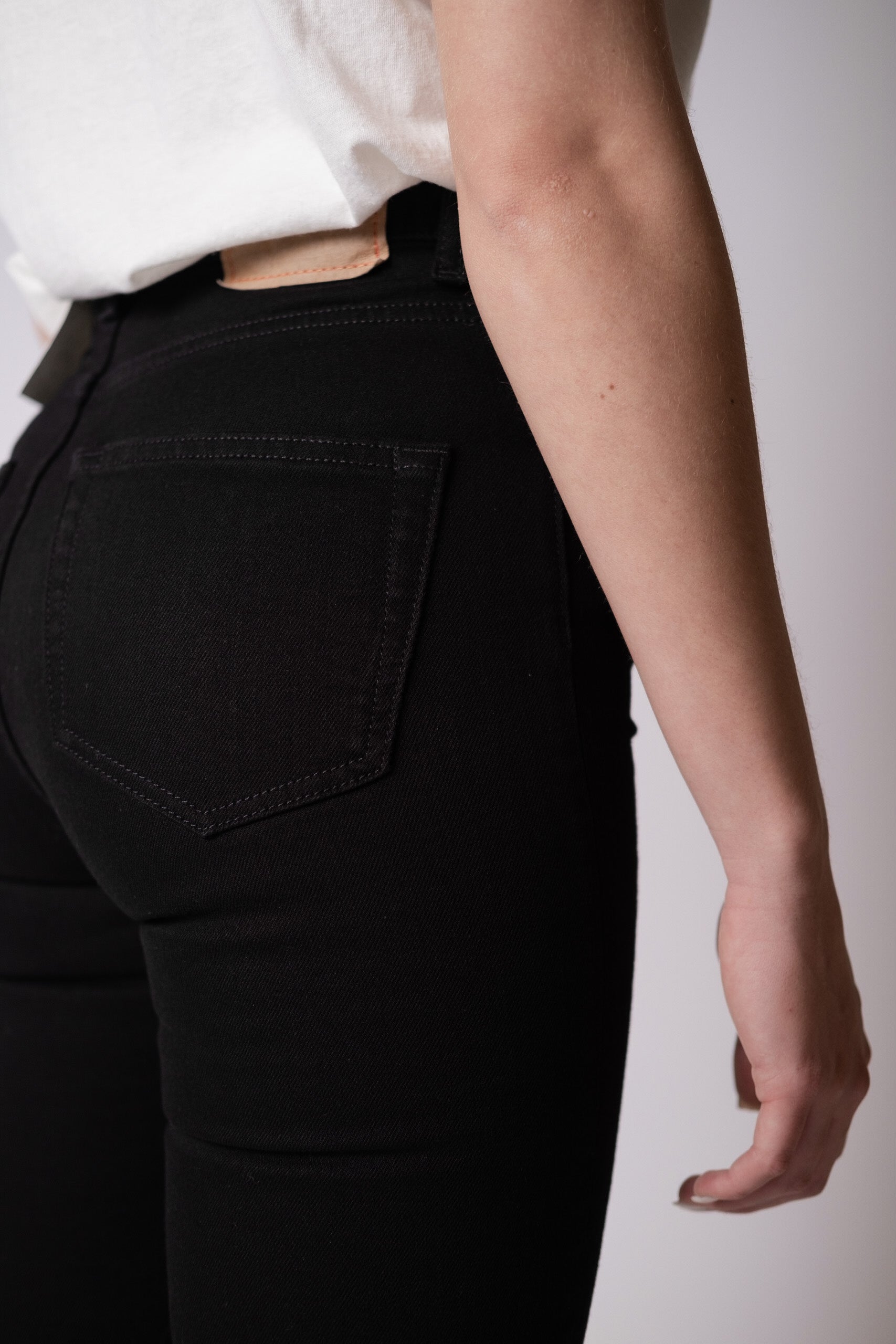 EIFFEL - RINSE STAY BLACK