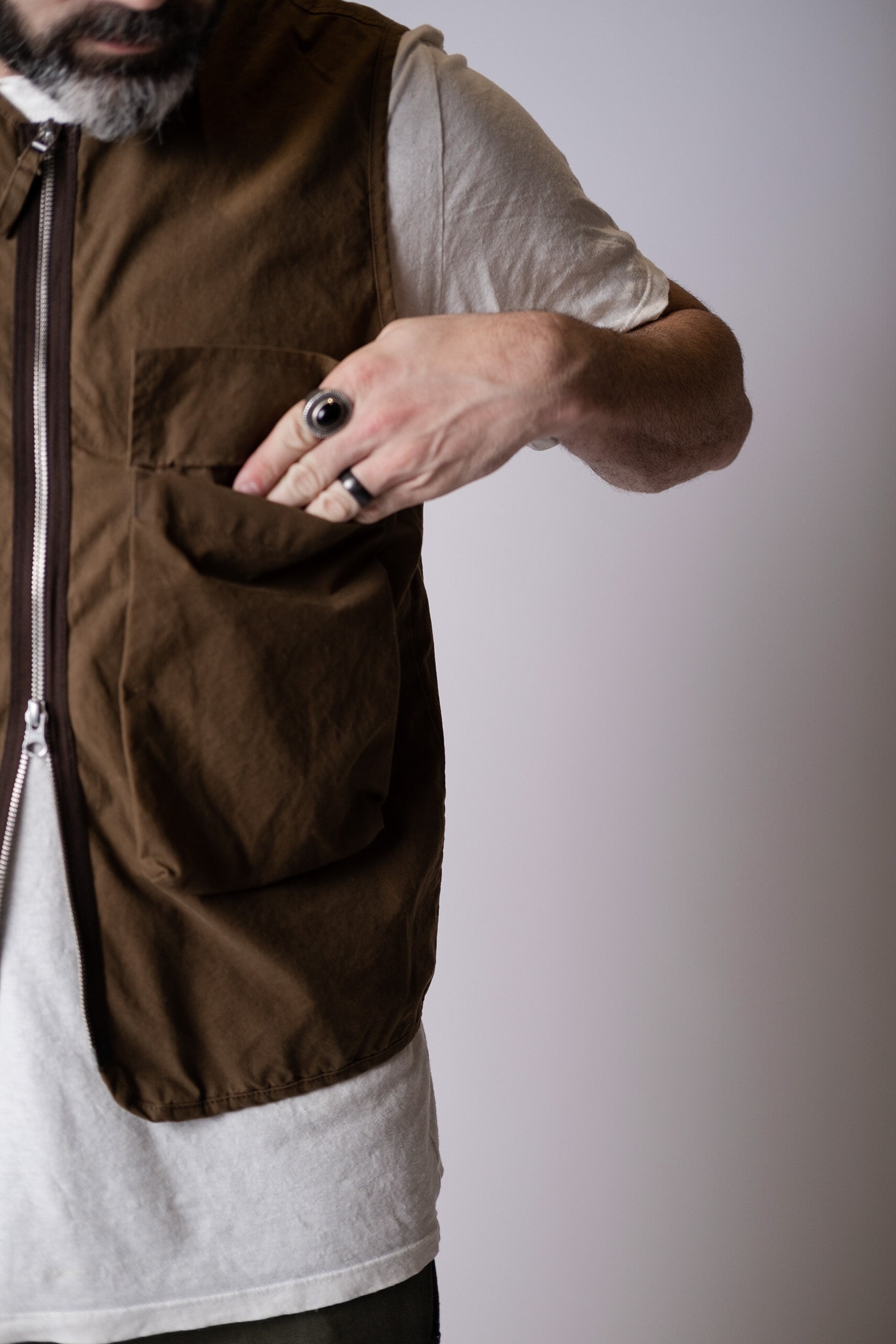 HANGOUT GILET - WAX SAND