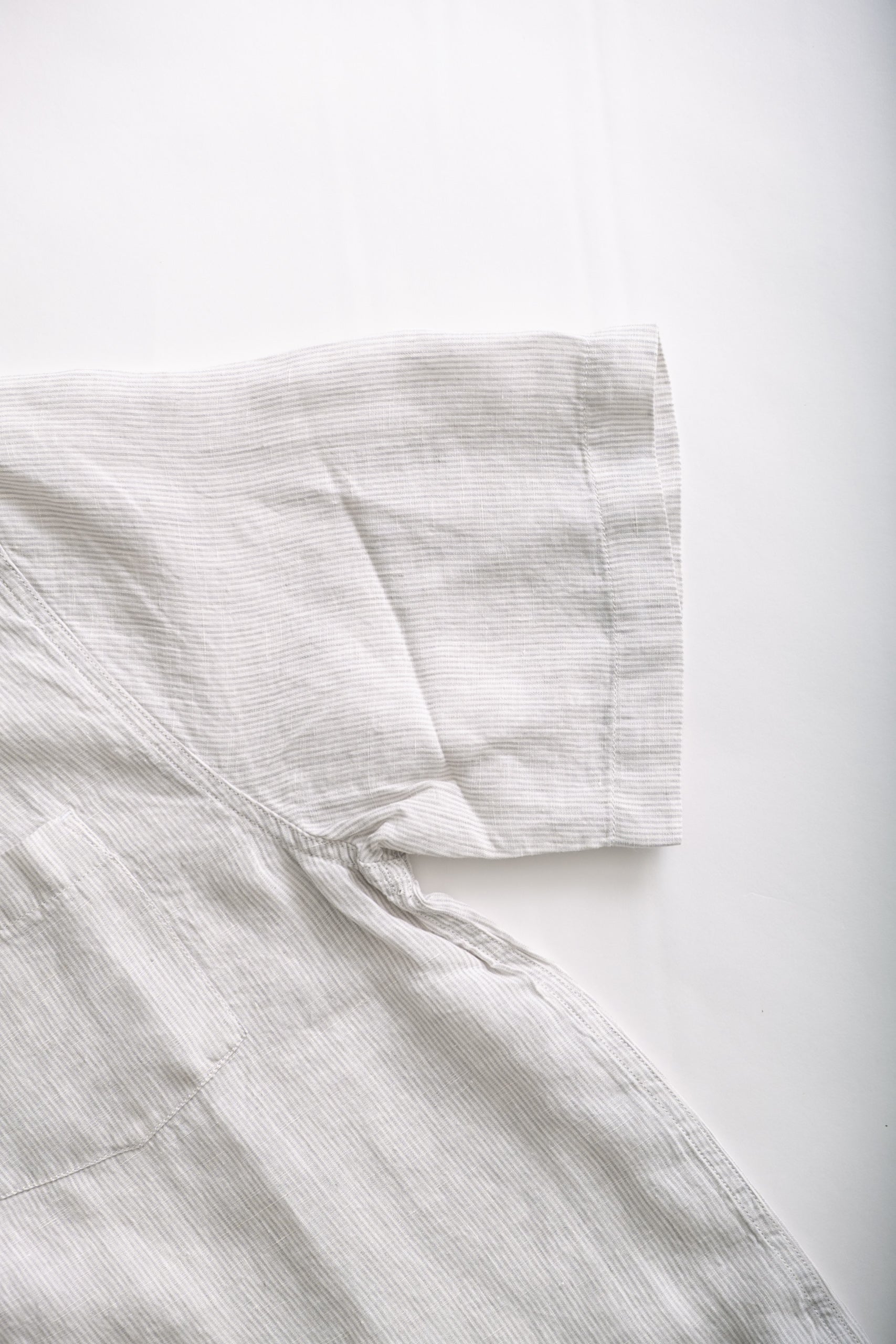 LINEN STRIPE SS - GREY