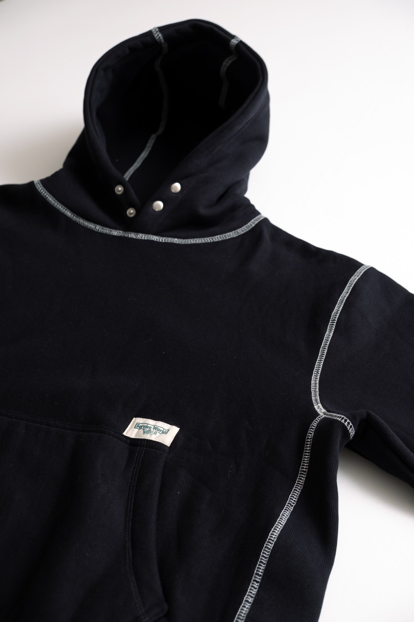 CONTRAST STITCH HOODIE - BLACK