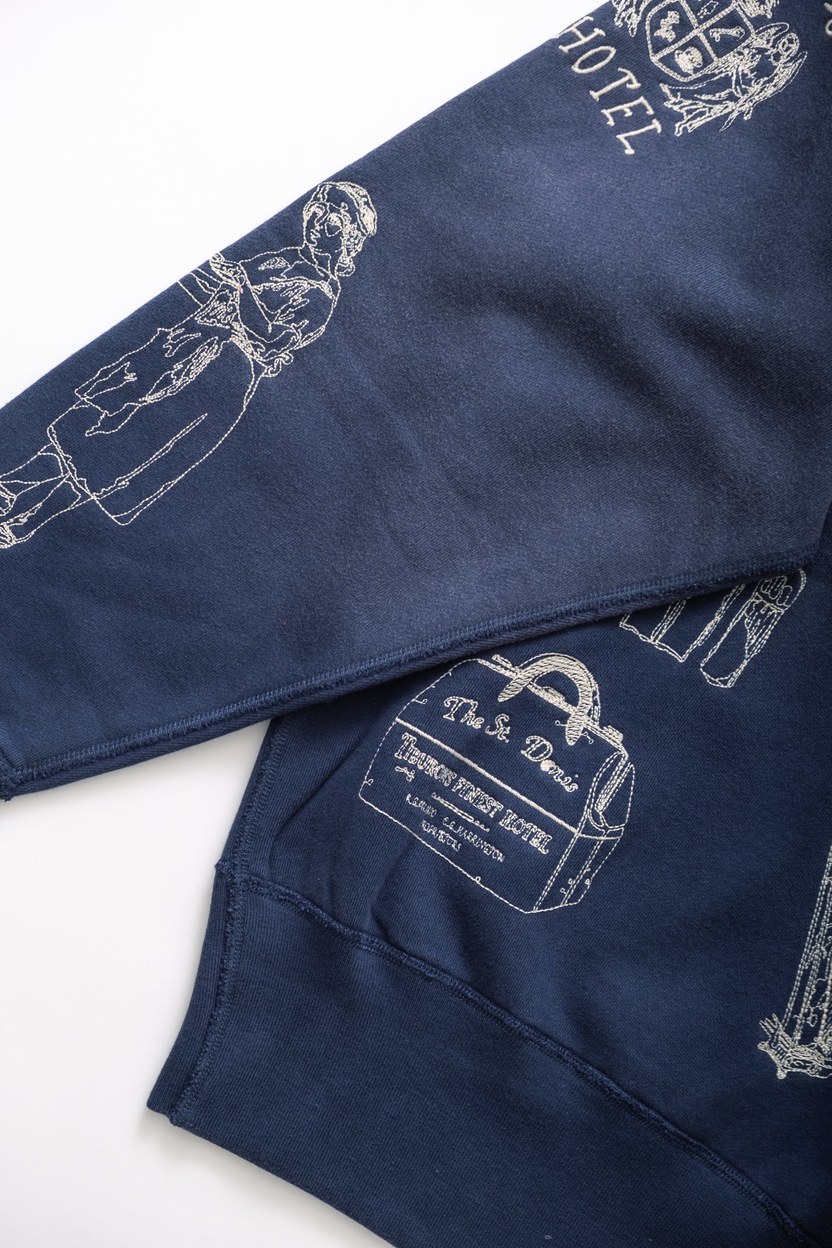 HOTEL CREWNECK - NAVY