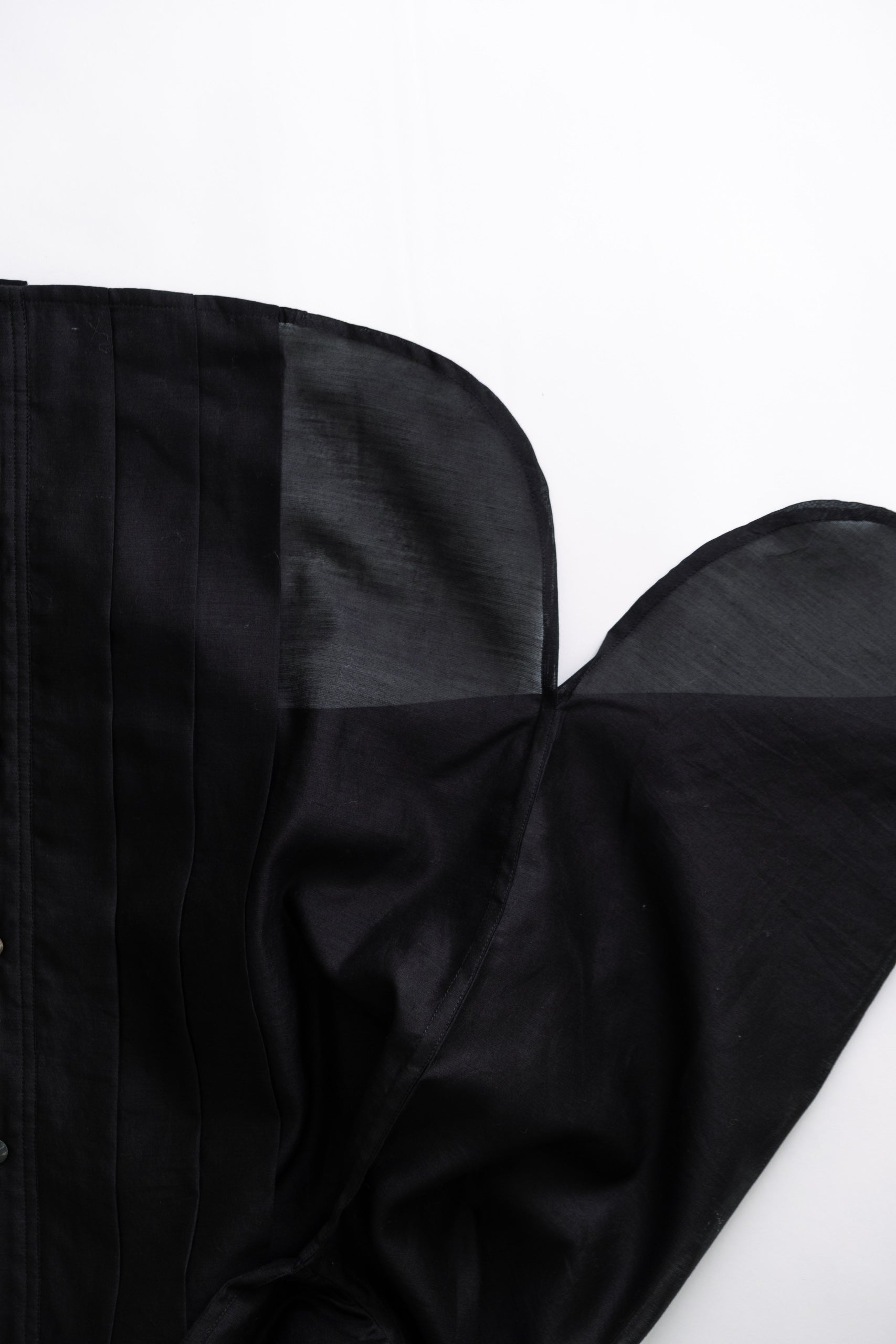PLEATED HUTTON - BLACK
