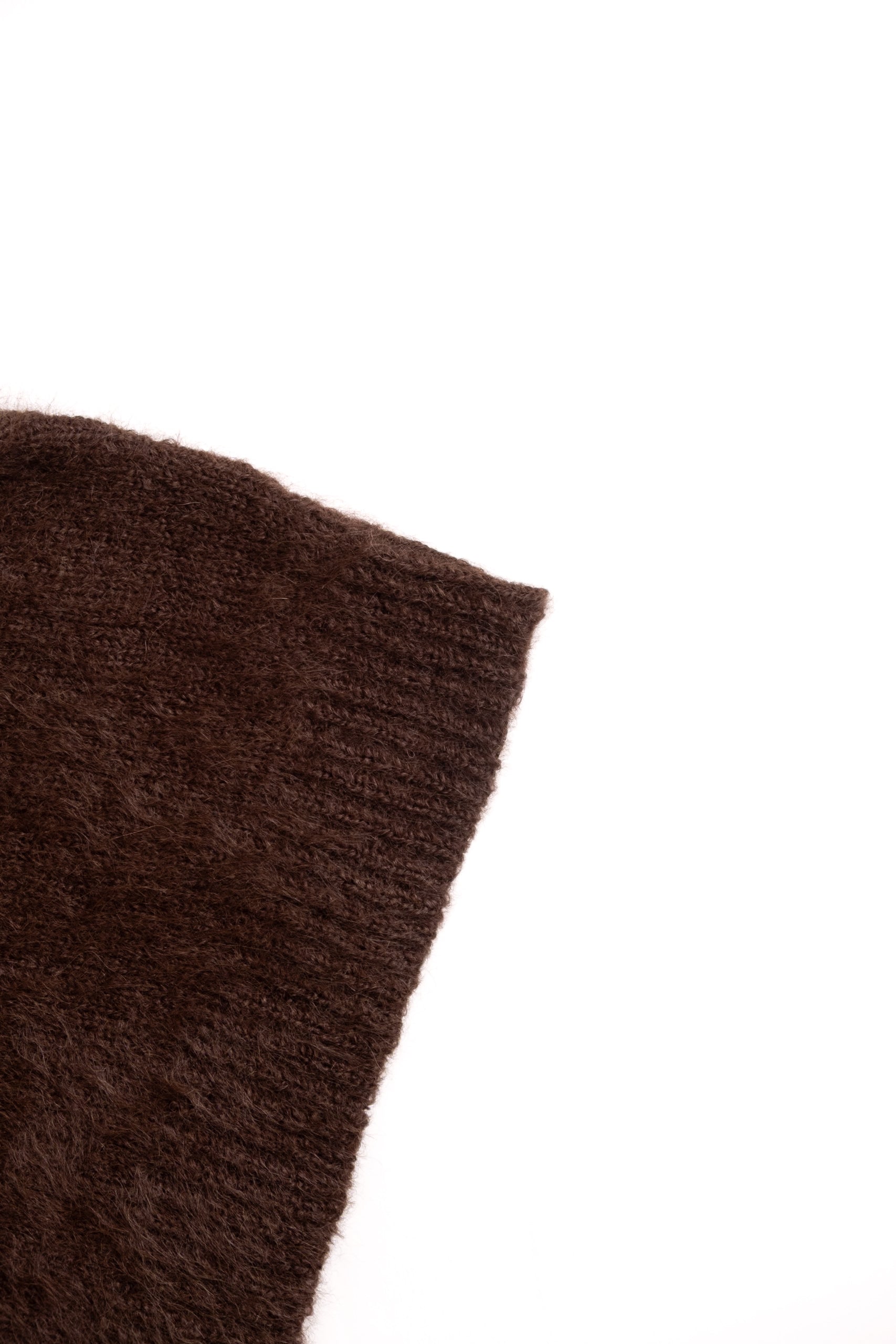 SURI ALPACA CREW - MOLASSES