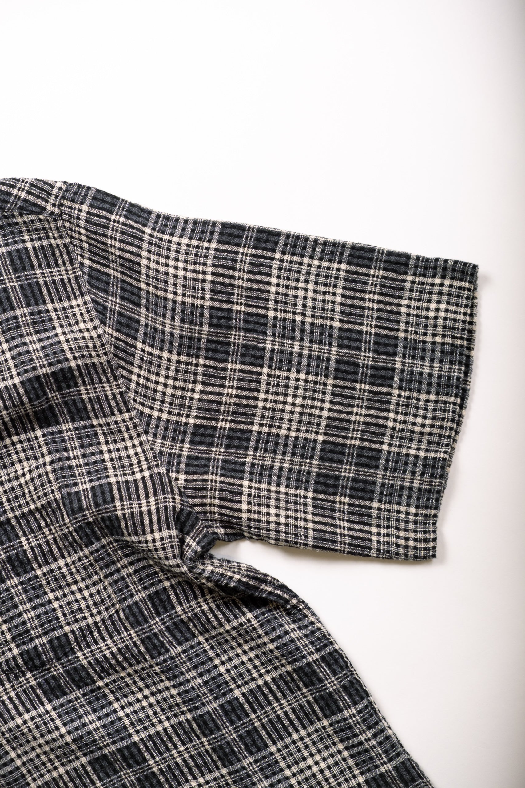 PLAID SEERSUCKER SS - BLACK
