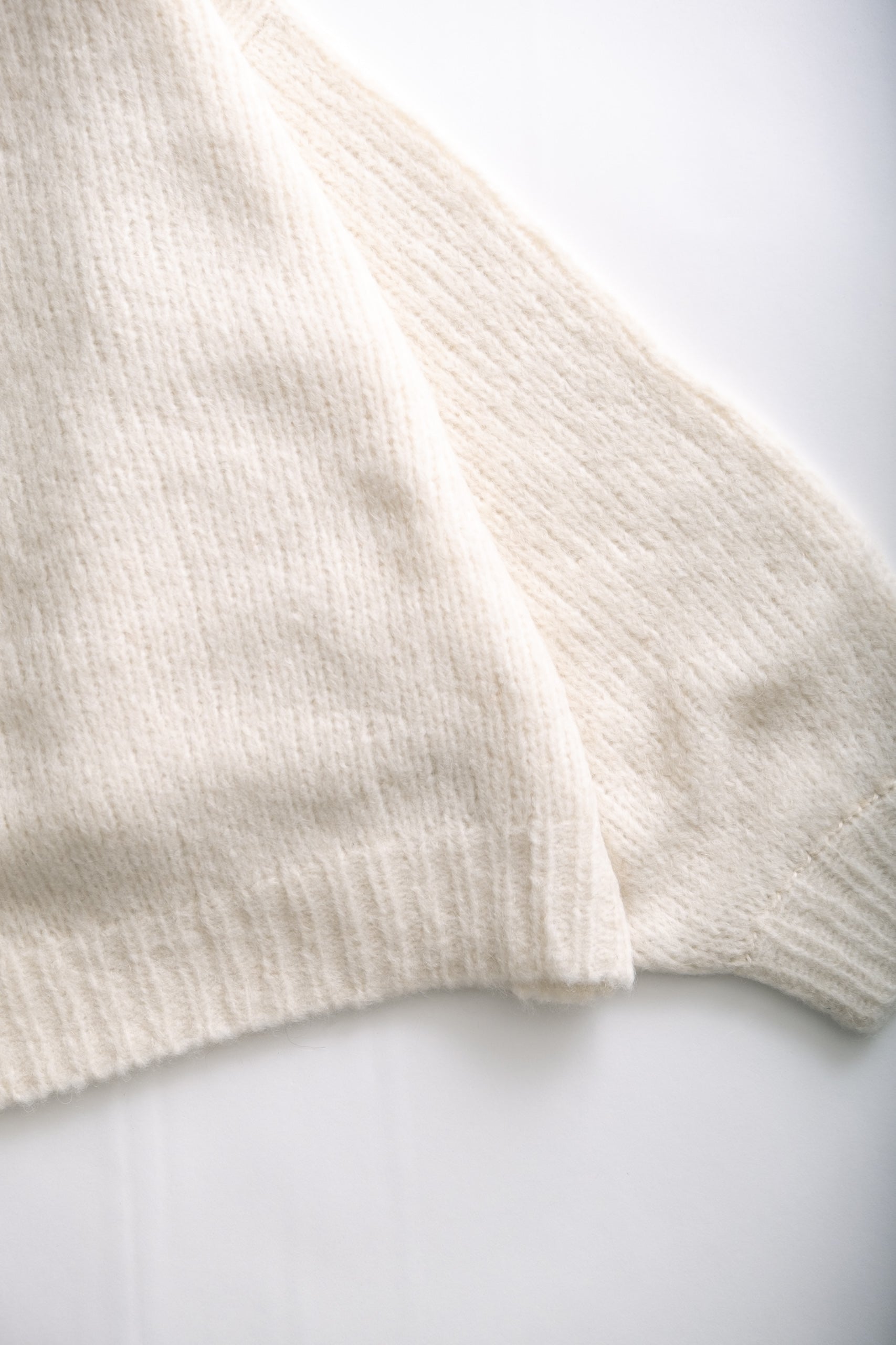 BALLOON SLEEVE SWEATER - CREAM