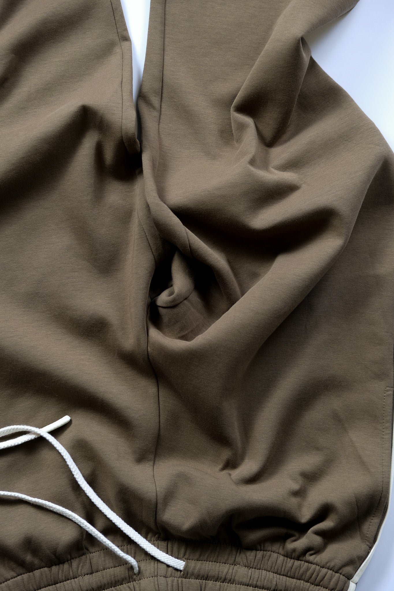 CLAUD - DARK OLIVE