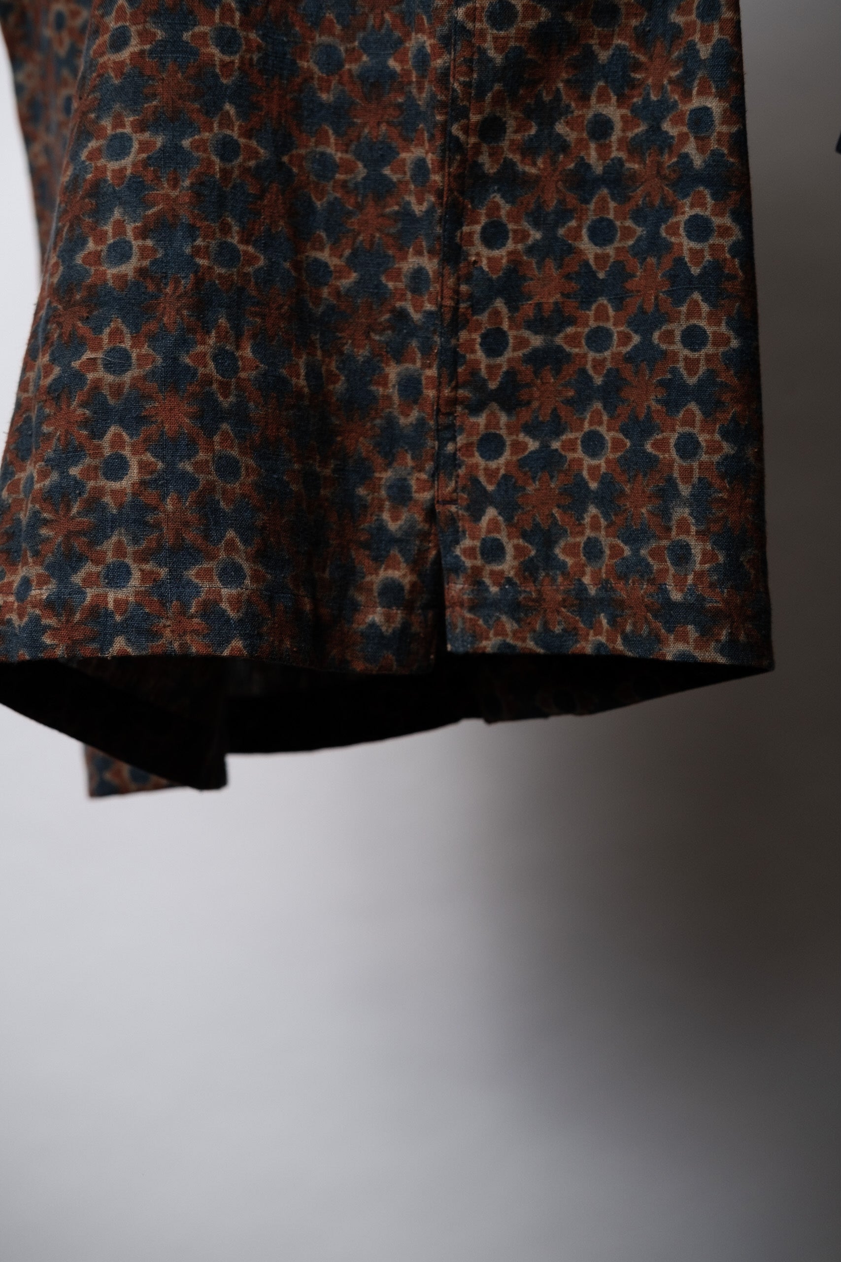 KHUSHI CAMP SHIRT - RUST FLORAL BLOCK